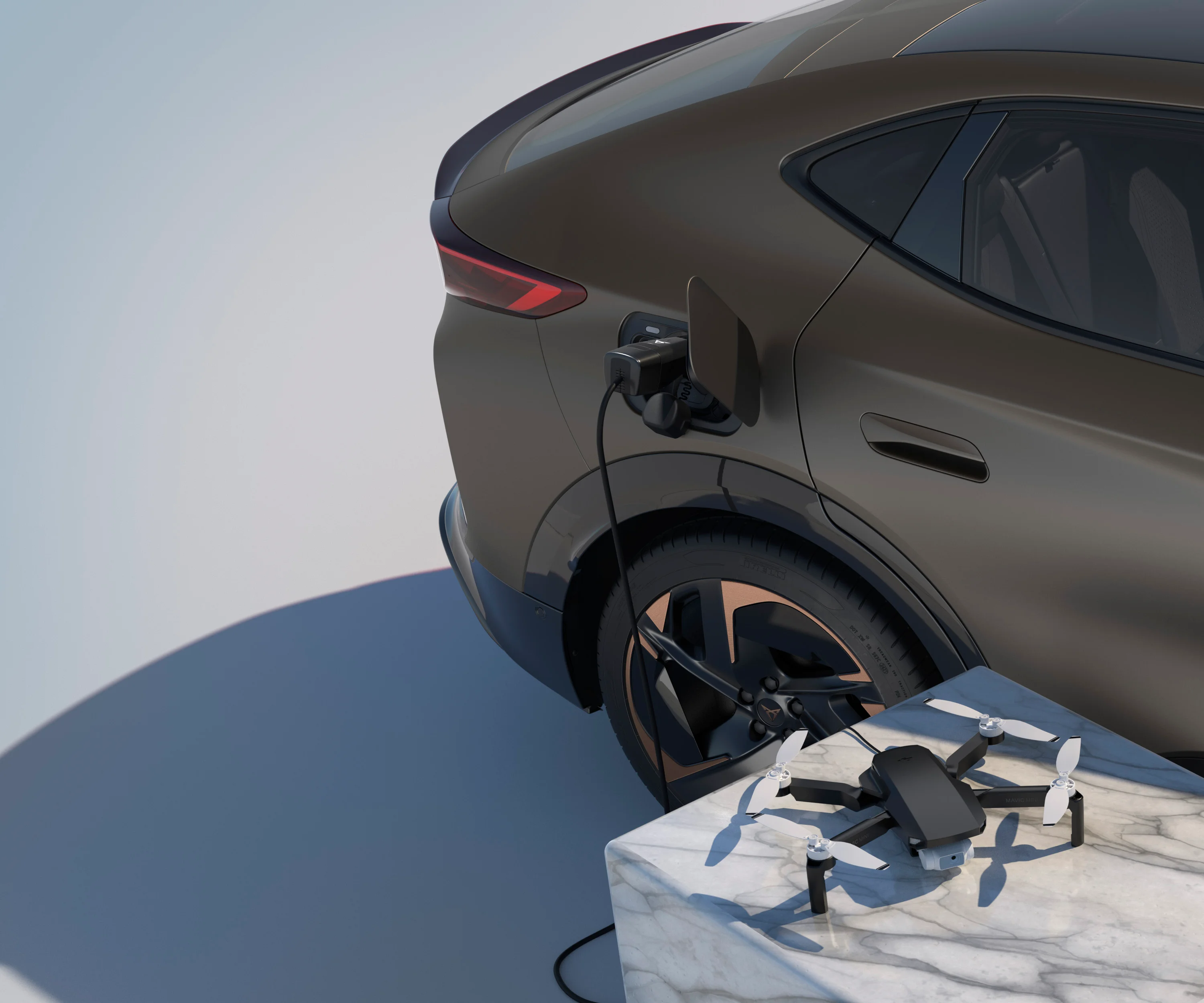 Detailaufnahme des CUPRA Tavascan beim Laden mit angeschlossenem Ladekabel an der Fahrzeugseite eines vollelektrischen SUV Coupé