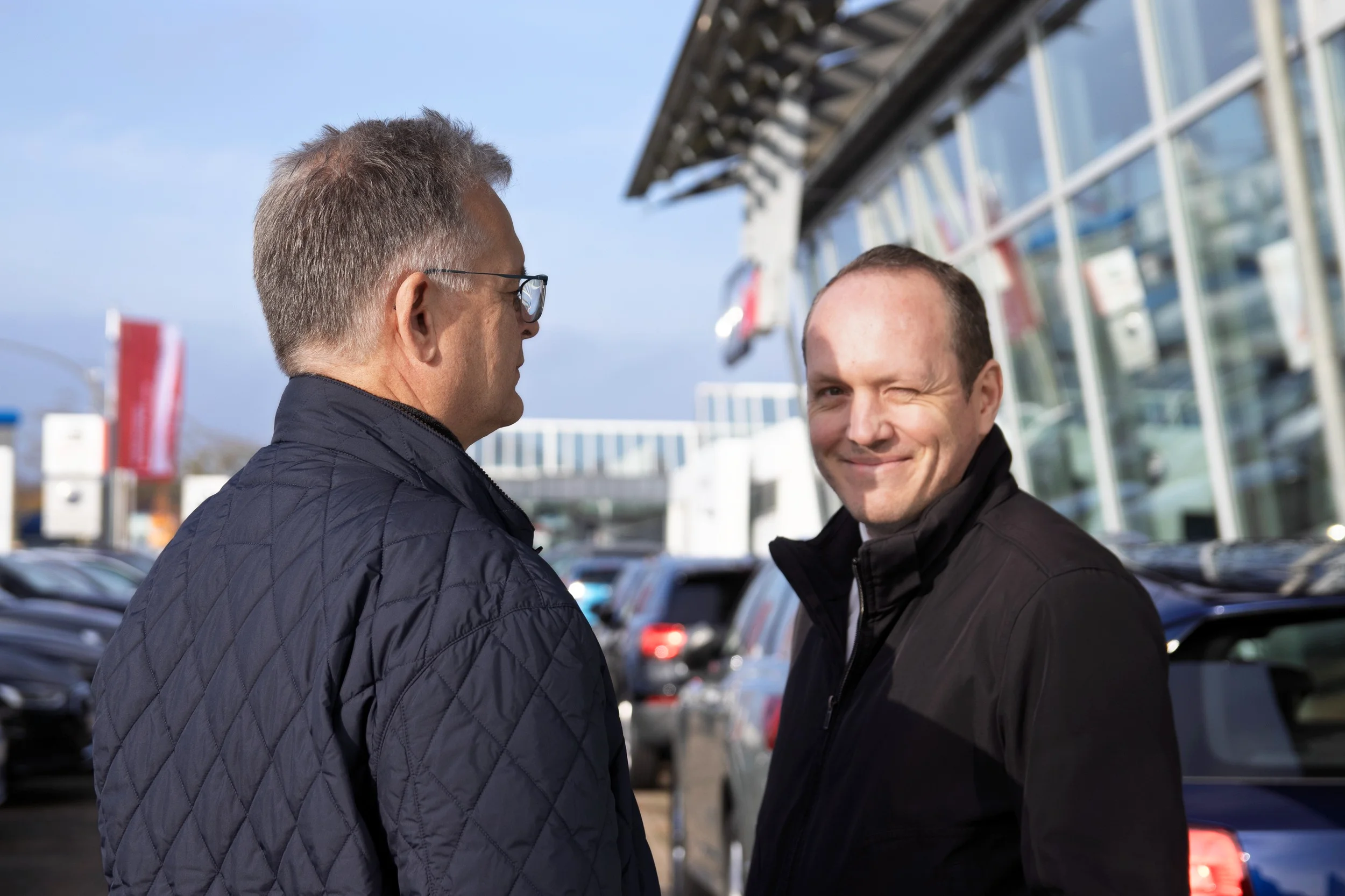 Gespräch zwischen zwei FMS Mitarbeitern