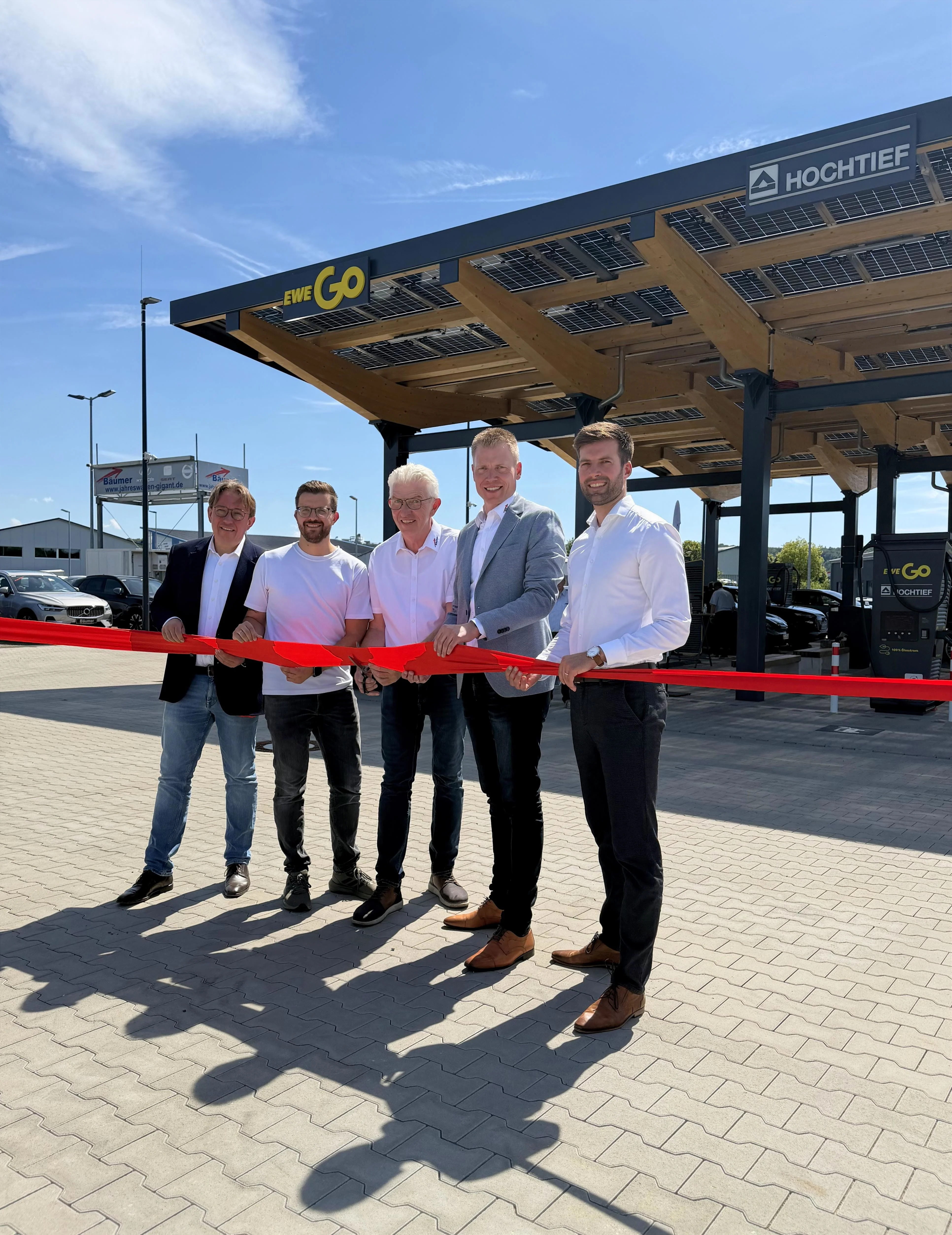 2-Eröffnung Schnellladepark Autohaus Bäumer 01 (1).jpg