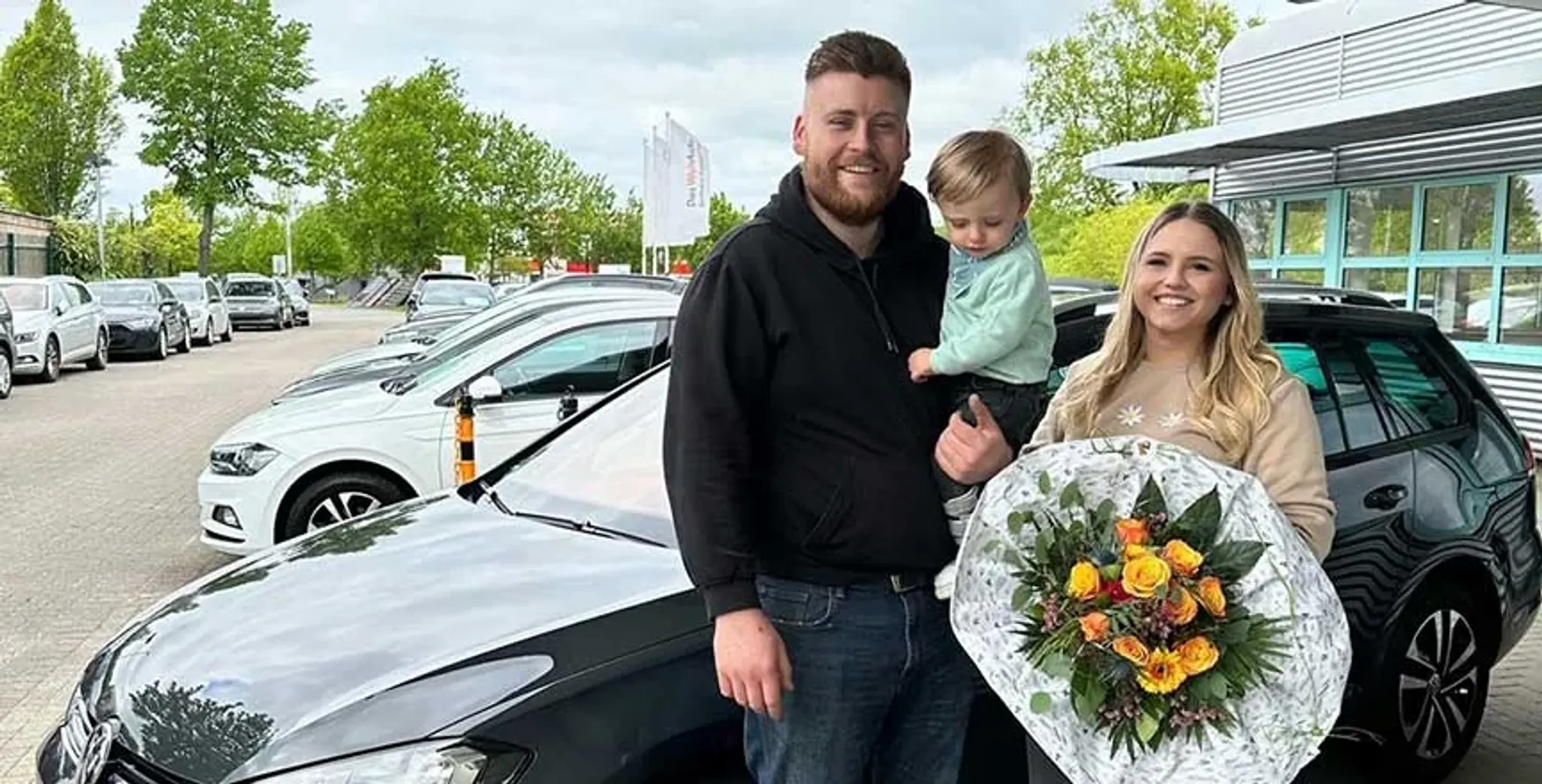 Artikelbild-Joshua-und-seine-Familie-bekommen-neues-Auto-finanziert-von-Hoerer-helfen-Kindern.jpg