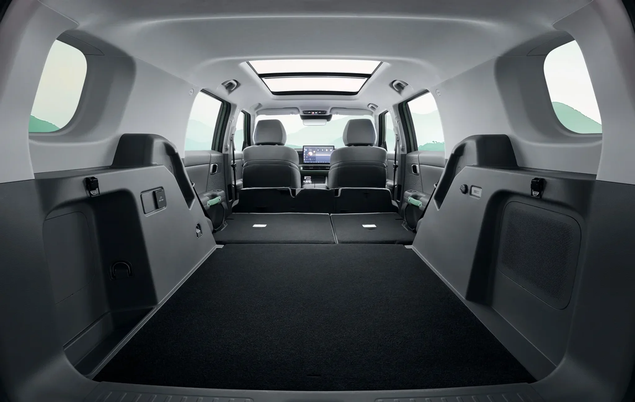 baic bj30 in grau Innenraum von hinten fotografiert bei um gelegter Rücksitzbank