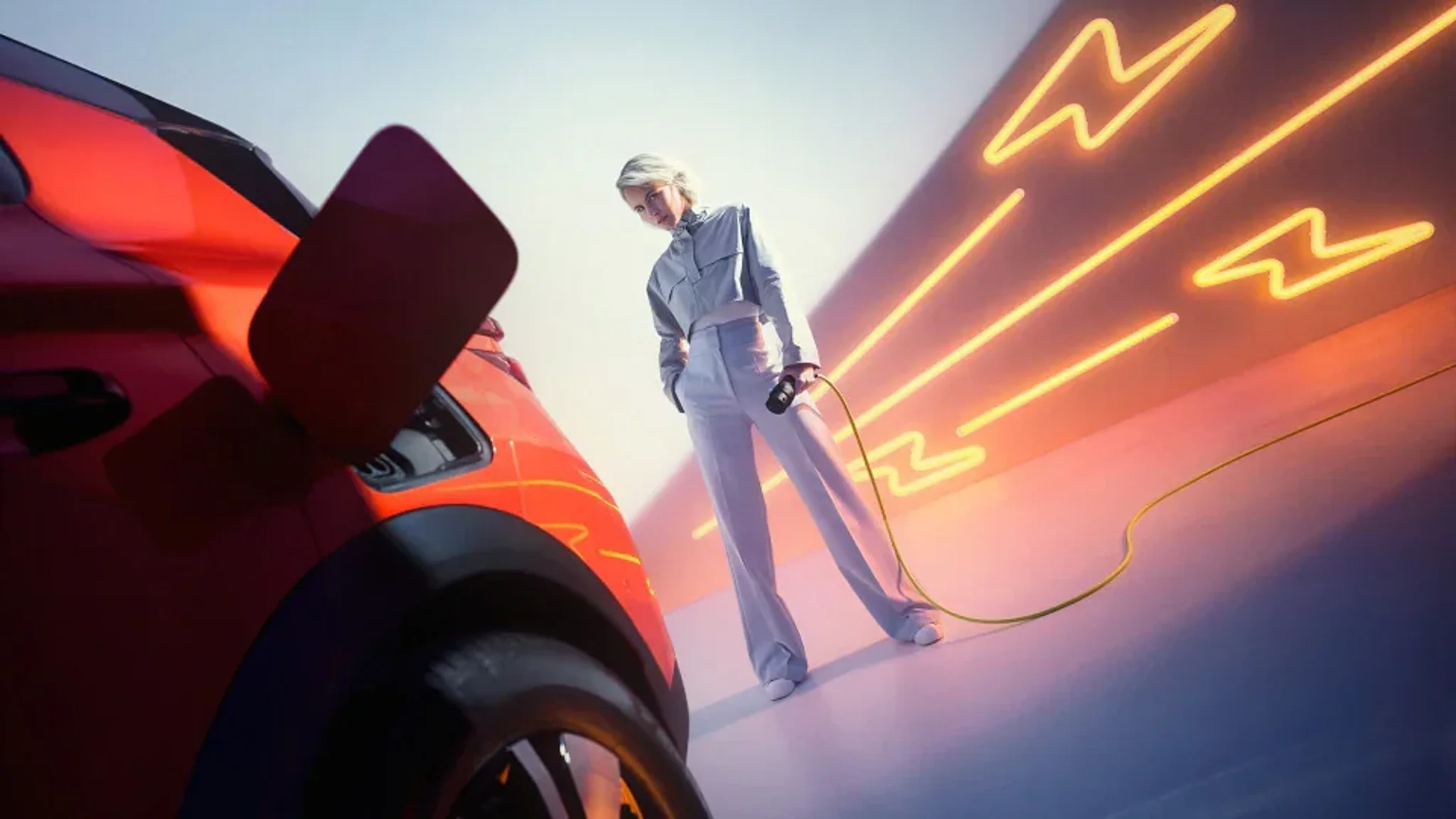 opel-frontera-charging-people