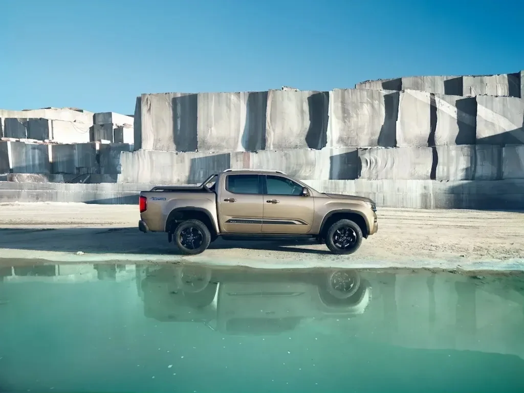 vw-amarok-webp.jpg