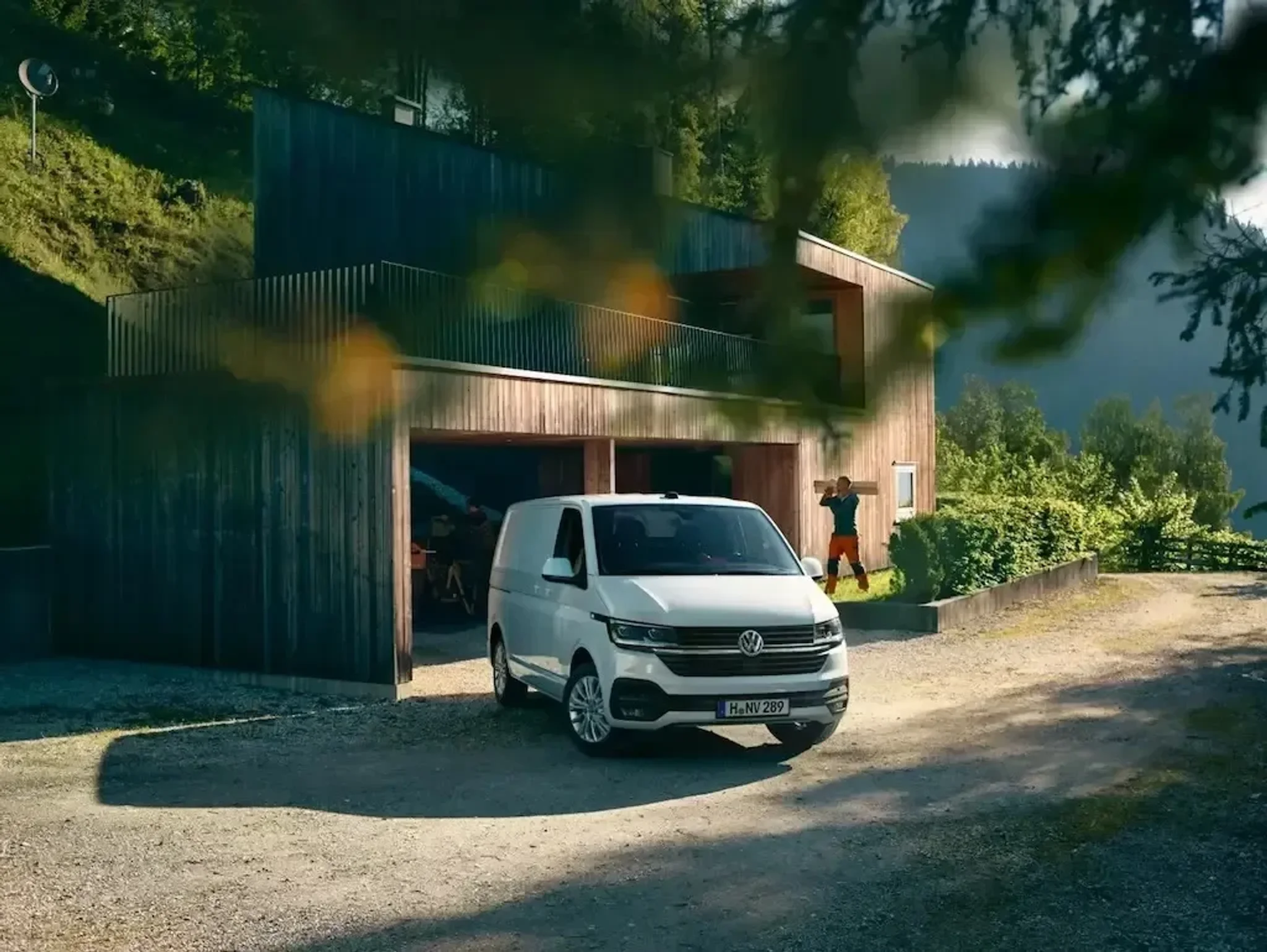 vw-transporter-weiss-webp.jpg