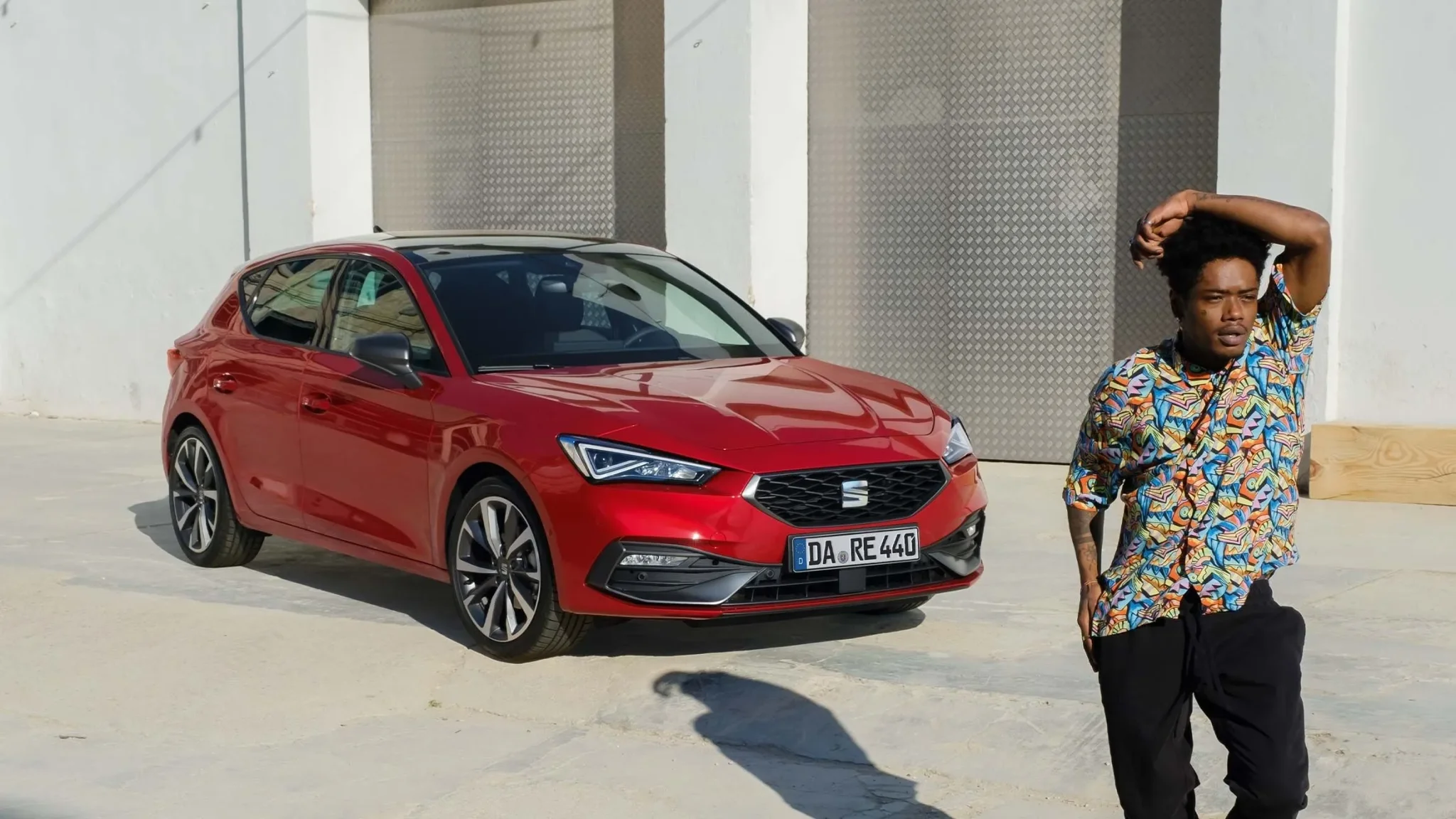 XL_M25_1_SEAT_Leon_CarworldCompo.jpg