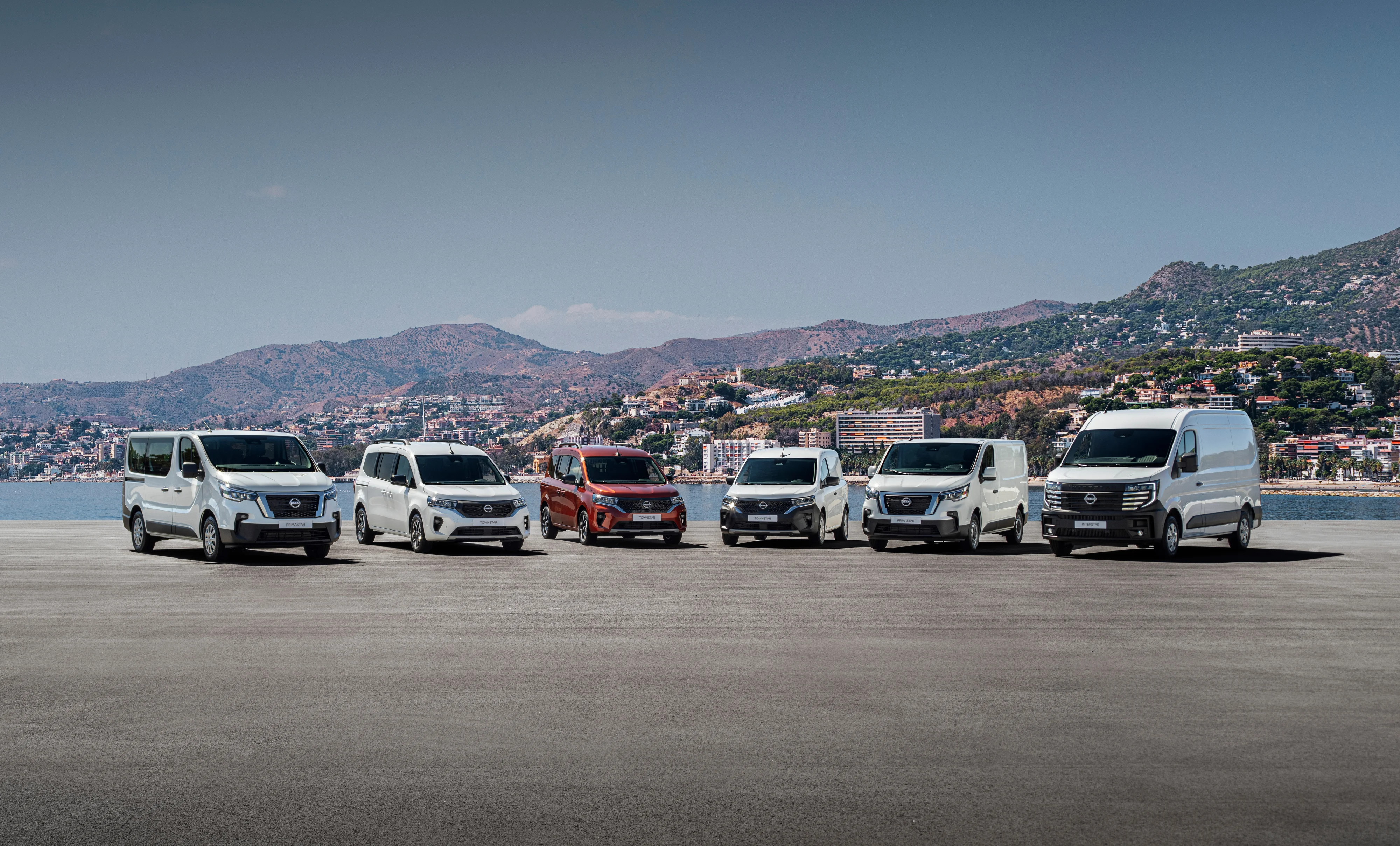 890295-F275-Nissan_LCV_Delivery_001_Low_sRGB.JPG