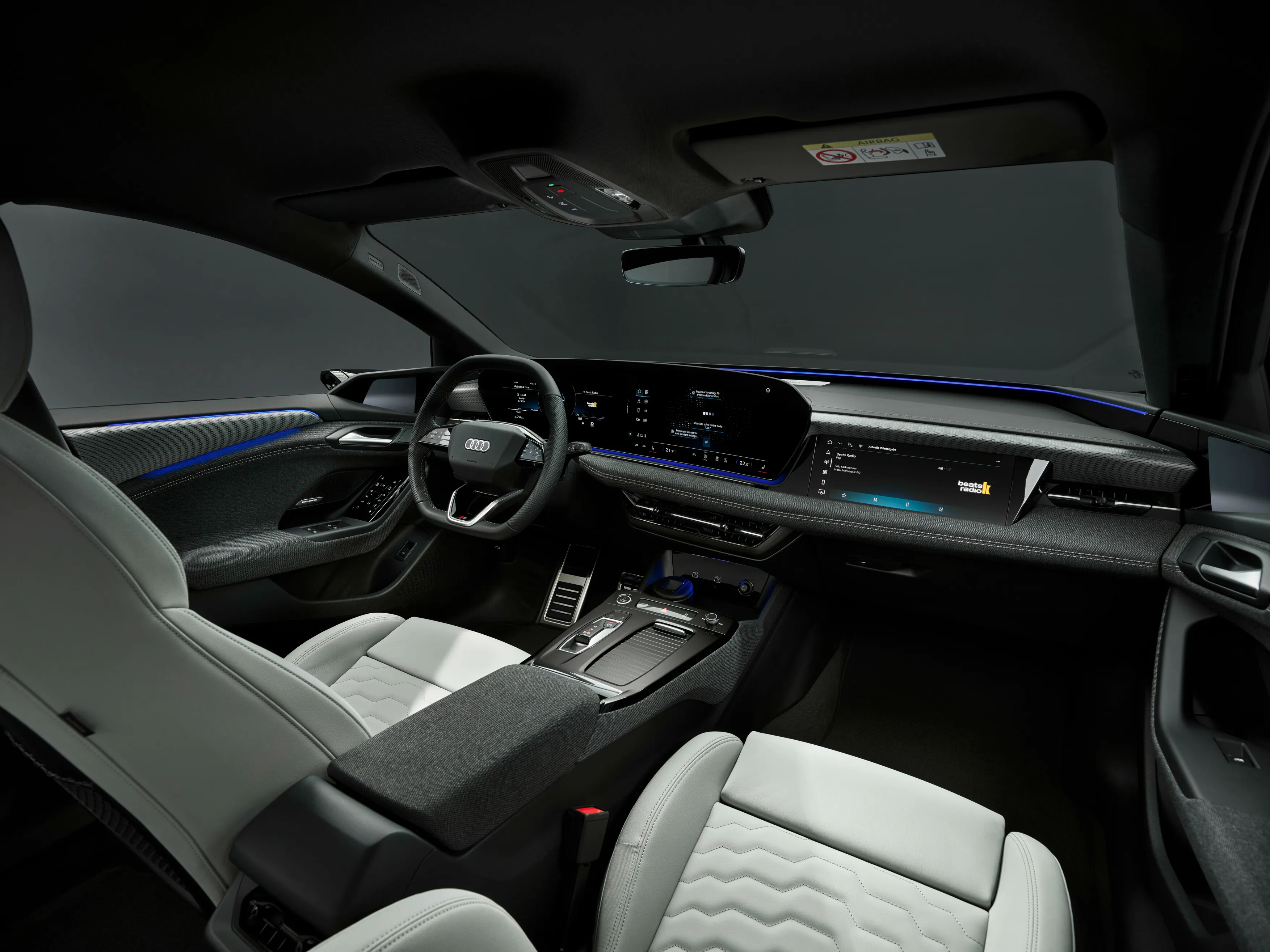 Auf dem Bild ist die Innenausstattung des Audi A6 e-tron zu sehen.