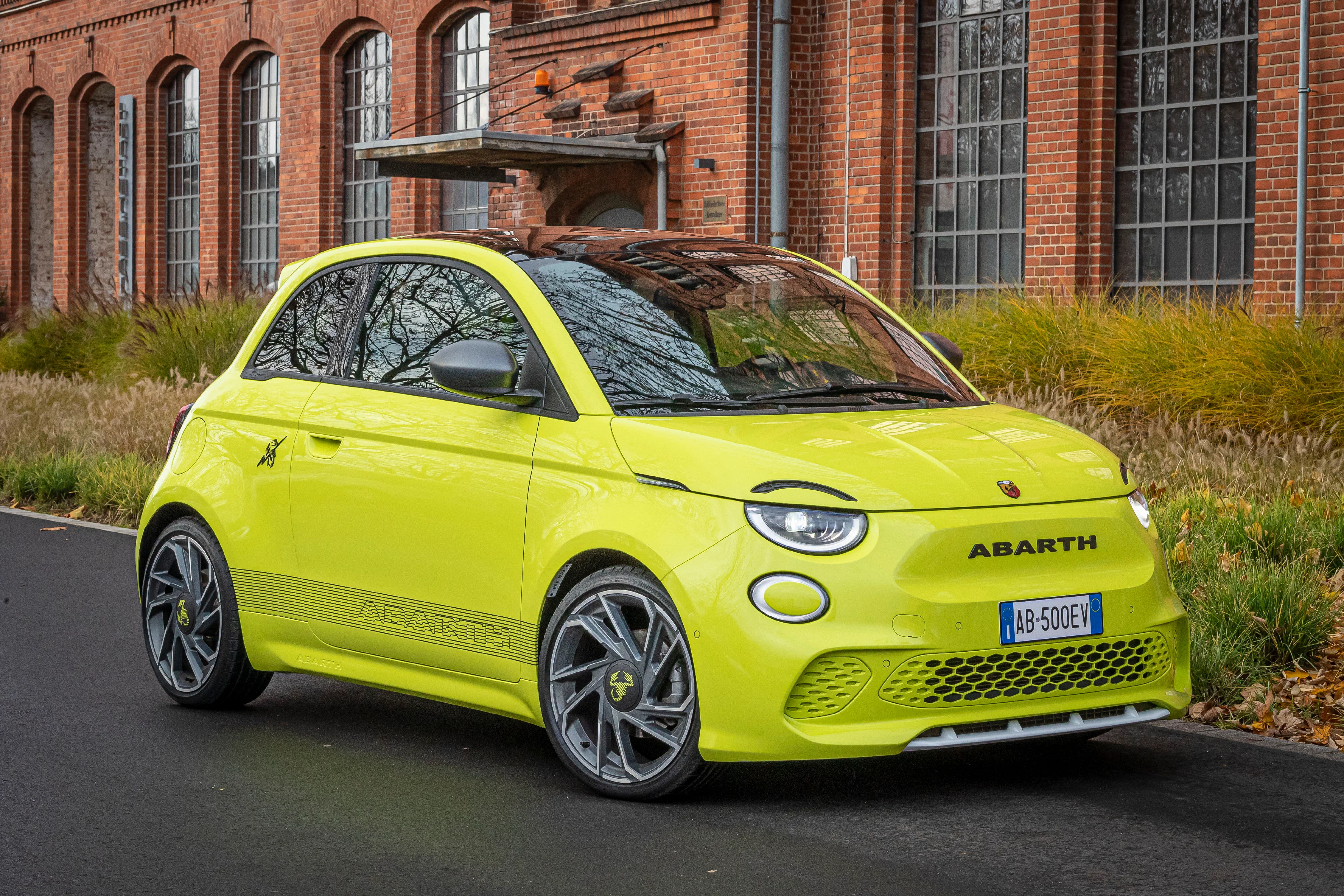 abarth-500e.jpg