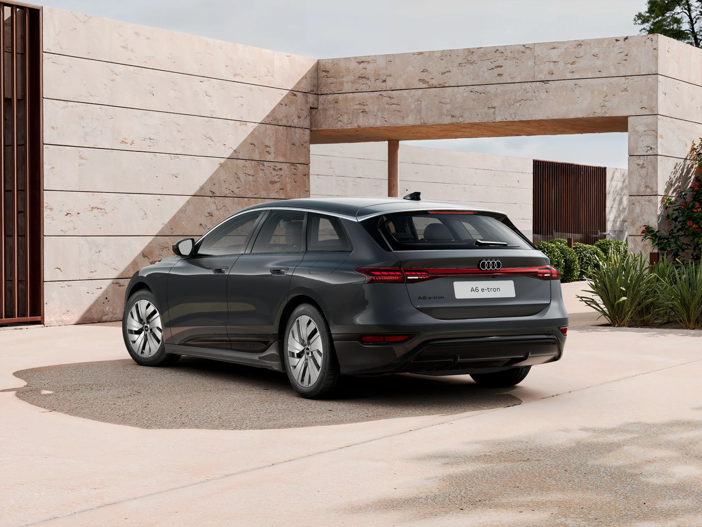 Audi_A6_Avant_e-tron Heckansicht.png