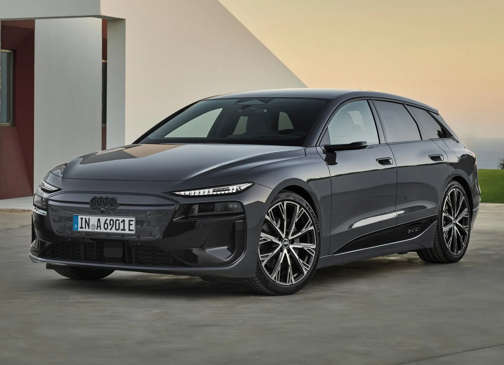 Audi-A6_Avant_e-tron.jpg