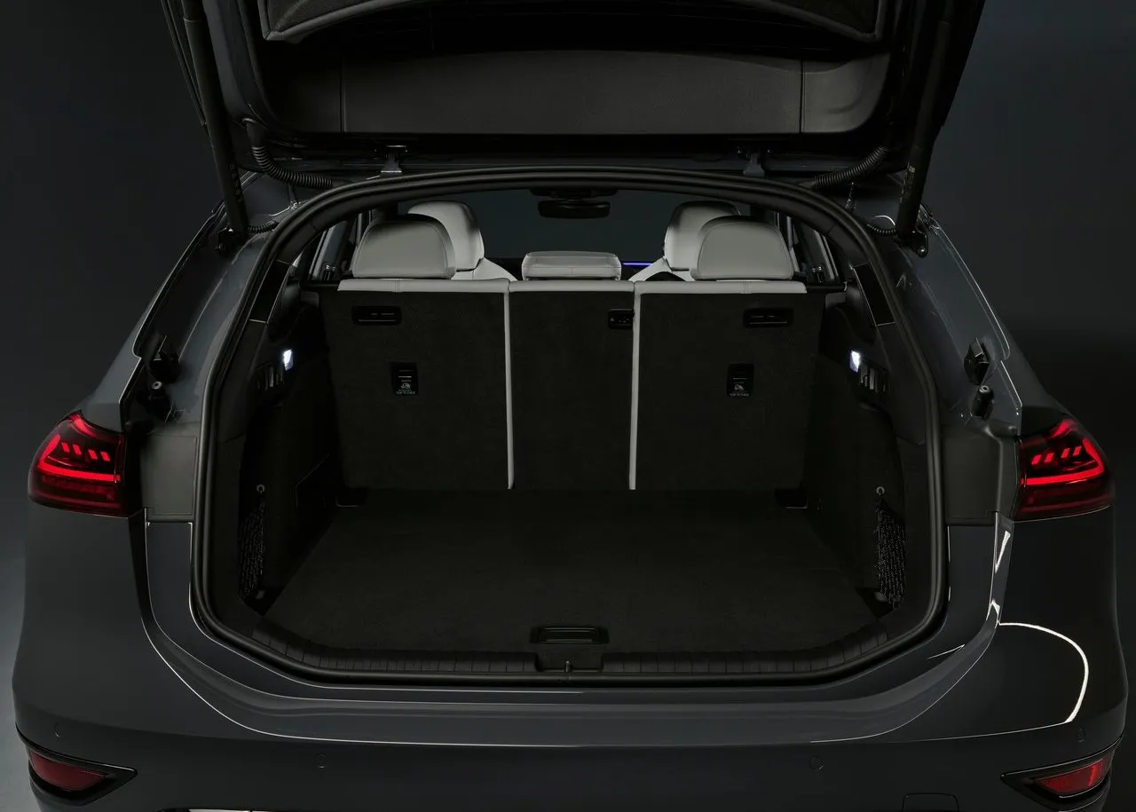 Audi-A6_Avant_e-tronkofferraum.jpg