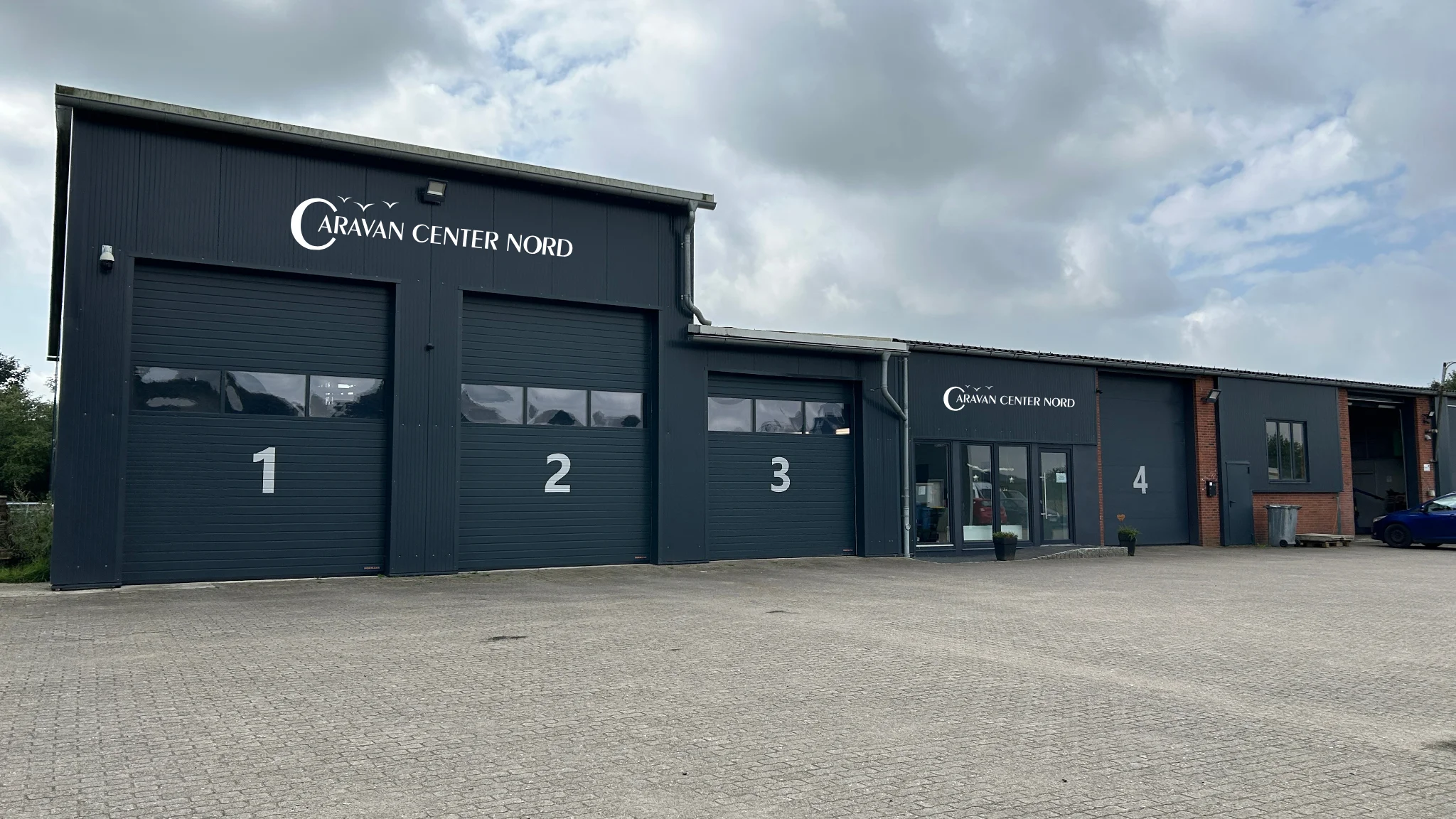 Werkstatttore und Service Bereich in Heide