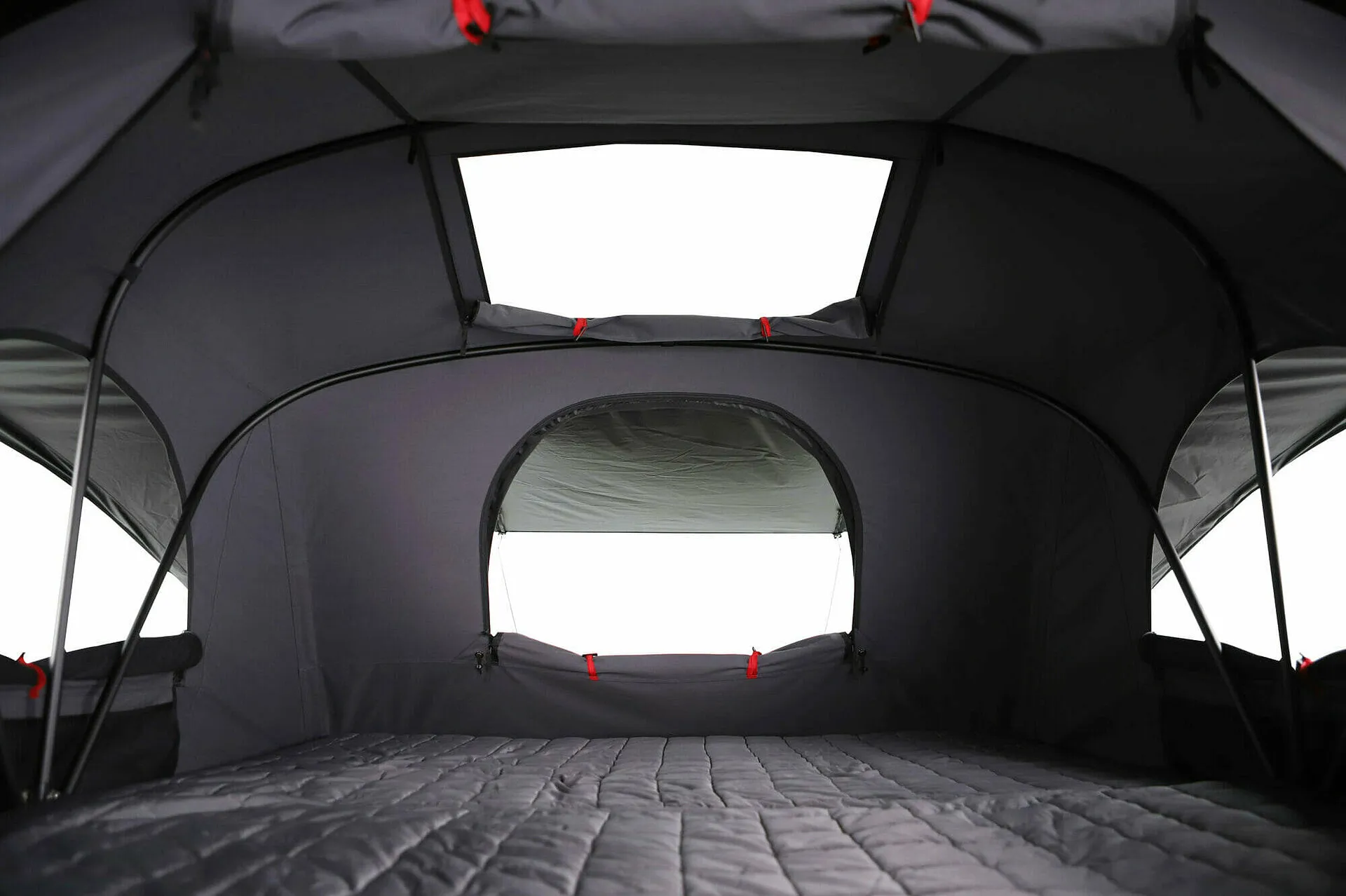 iKamper-X-Cover-2-0-Dachzelt-Grau-innenraum-bett