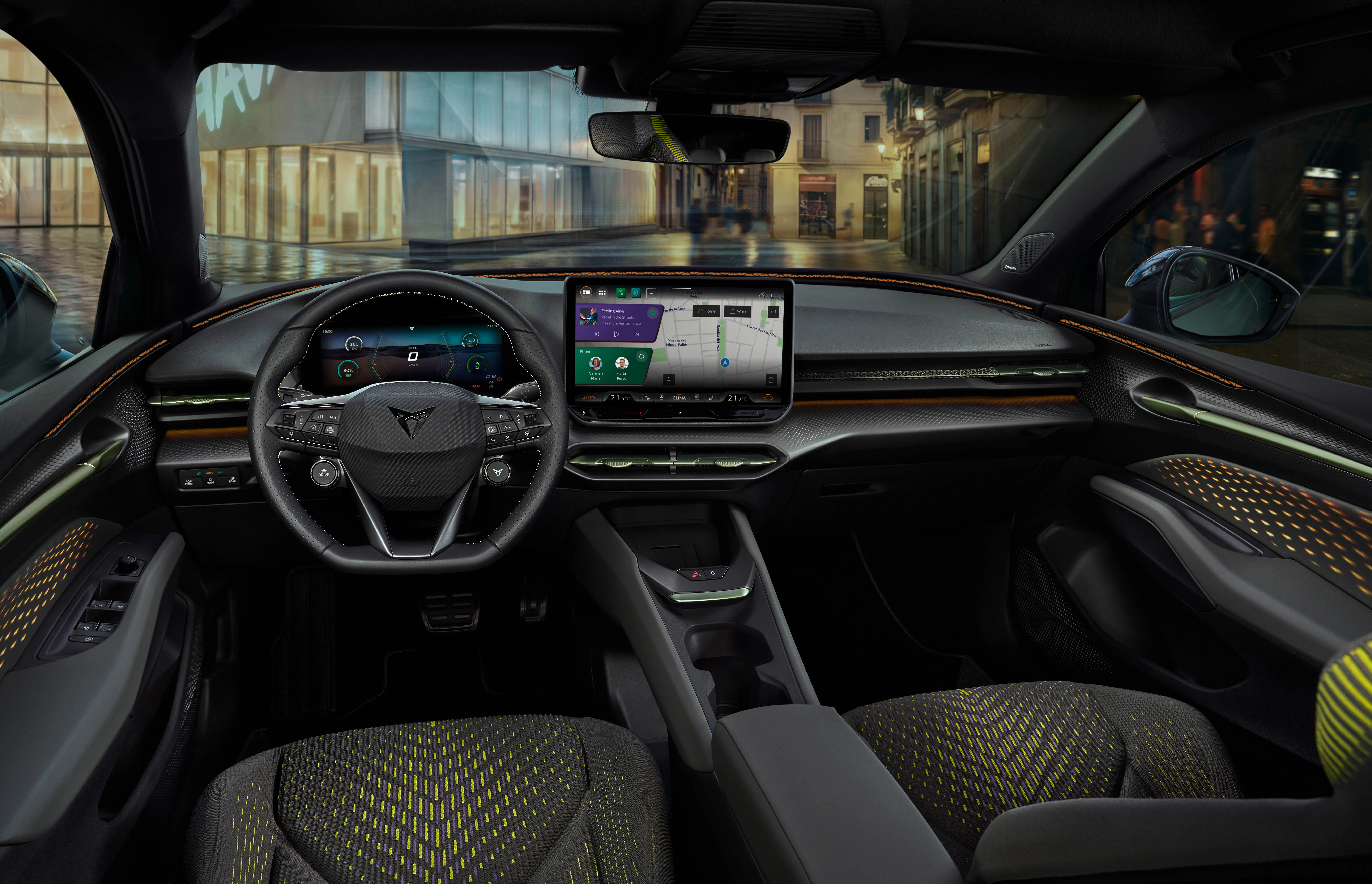 Modernes Cockpit des CUPRA Raval mit digitalem Kombiinstrument, großem Infotainment-Display und hochwertigem Innenraumdesign.