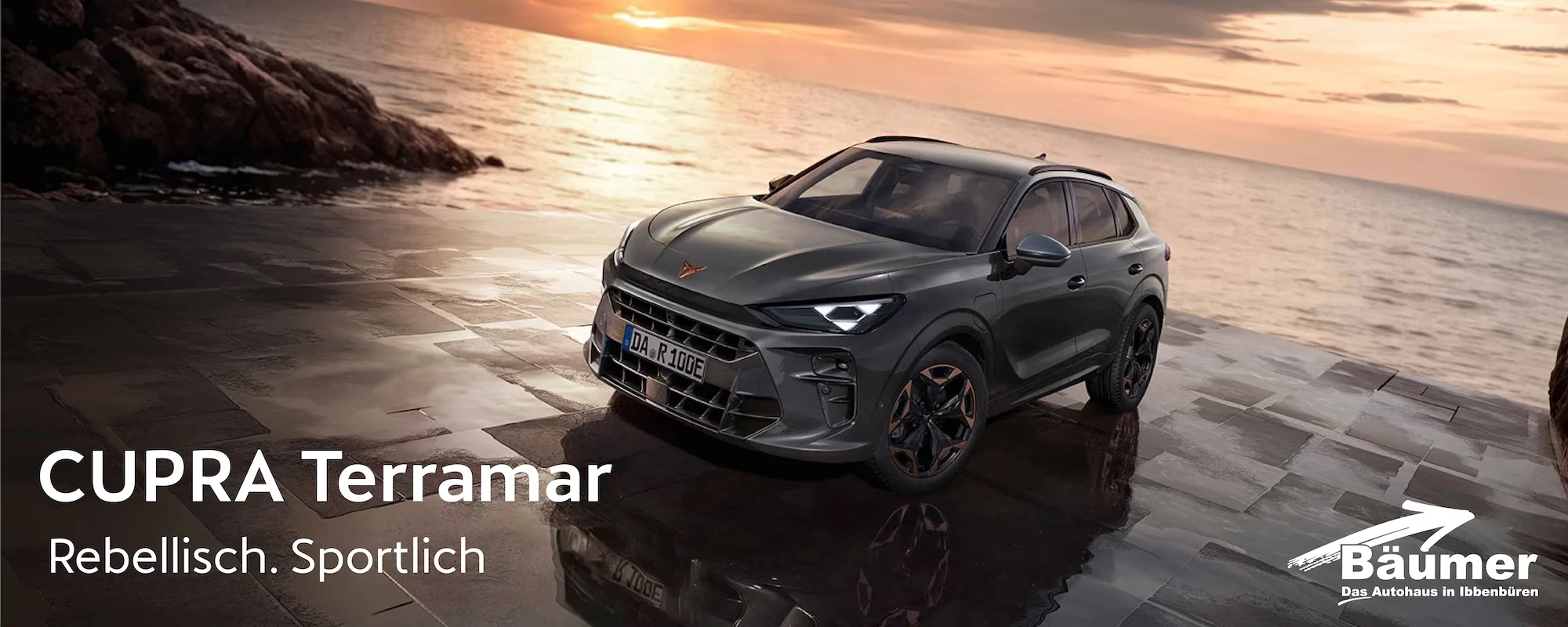 Cupra Terra von von Links fotografiert, stehend am Strand mit Blick aufs Meer