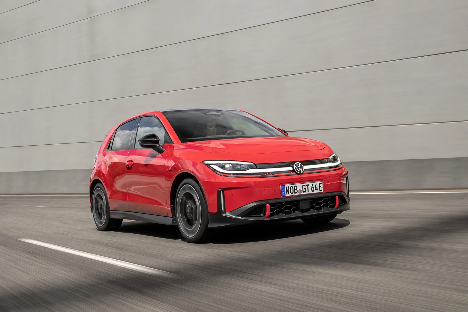 Dynamischer roter Volkswagen GTI.png Dieses Bild wurde mit KI generiert oder bearbeitet