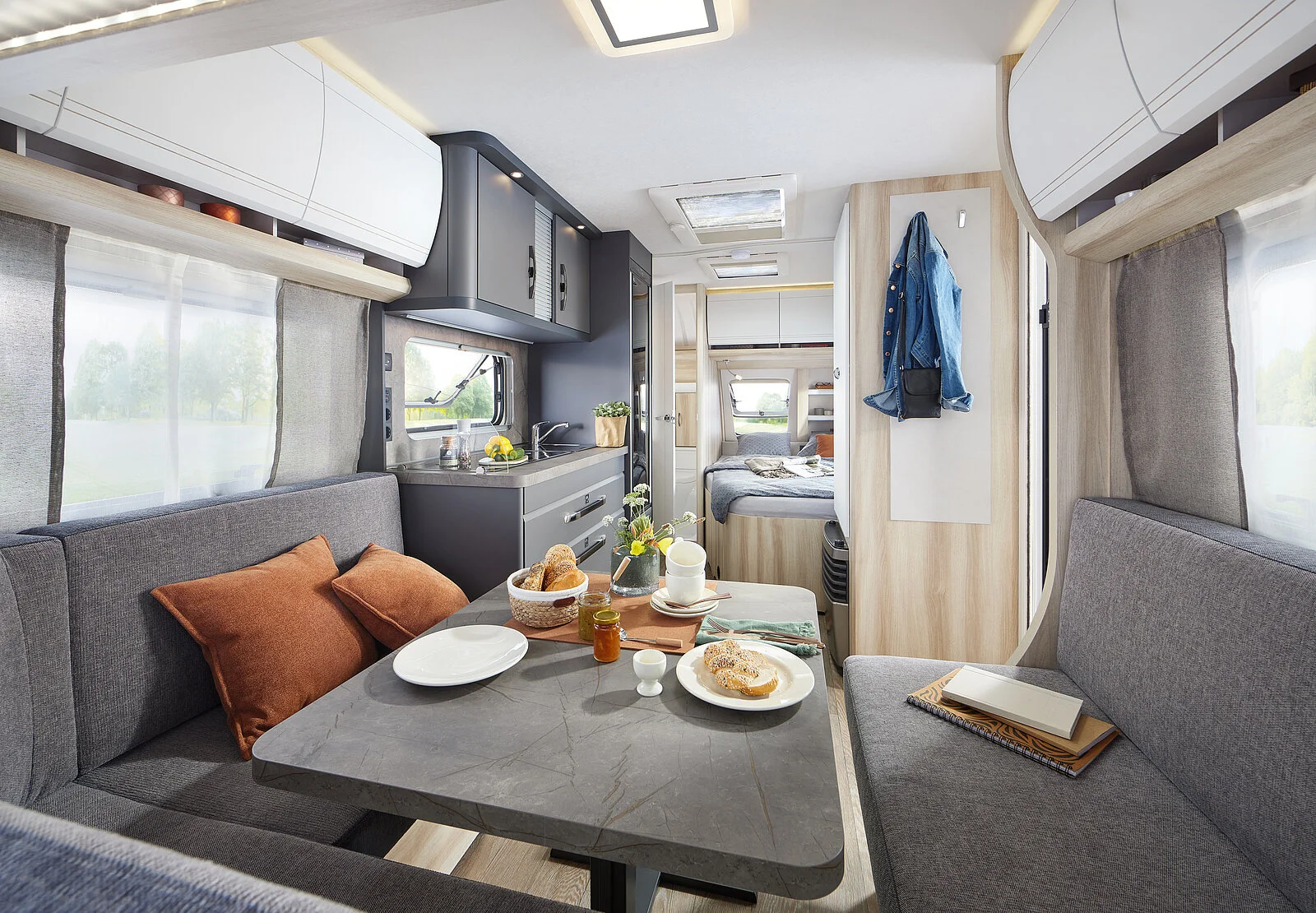 Innenansicht eines Hobby De Luxe 2026 Wohnwagens