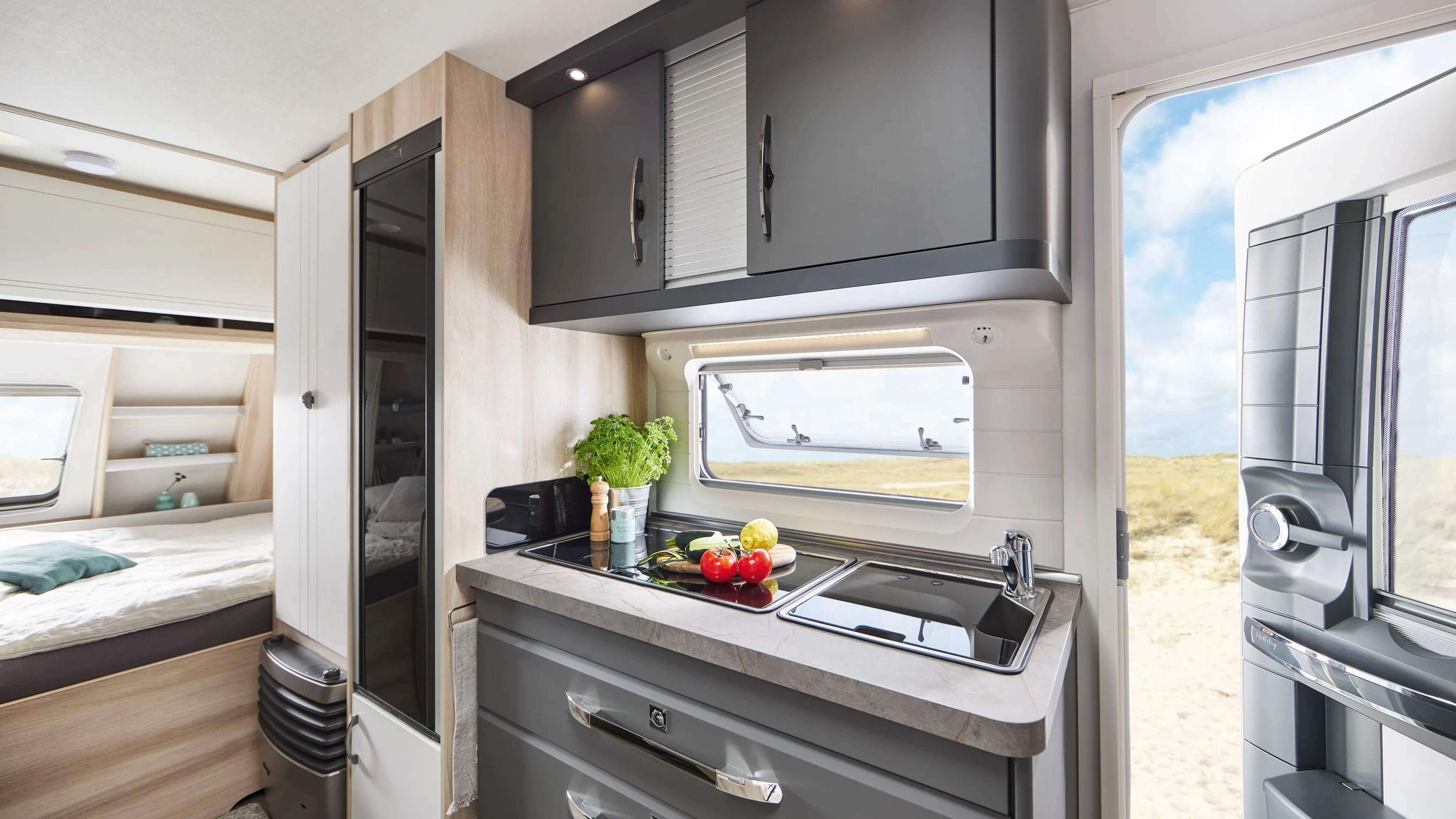 Hobby DE LUXE 490 KMF Kueche