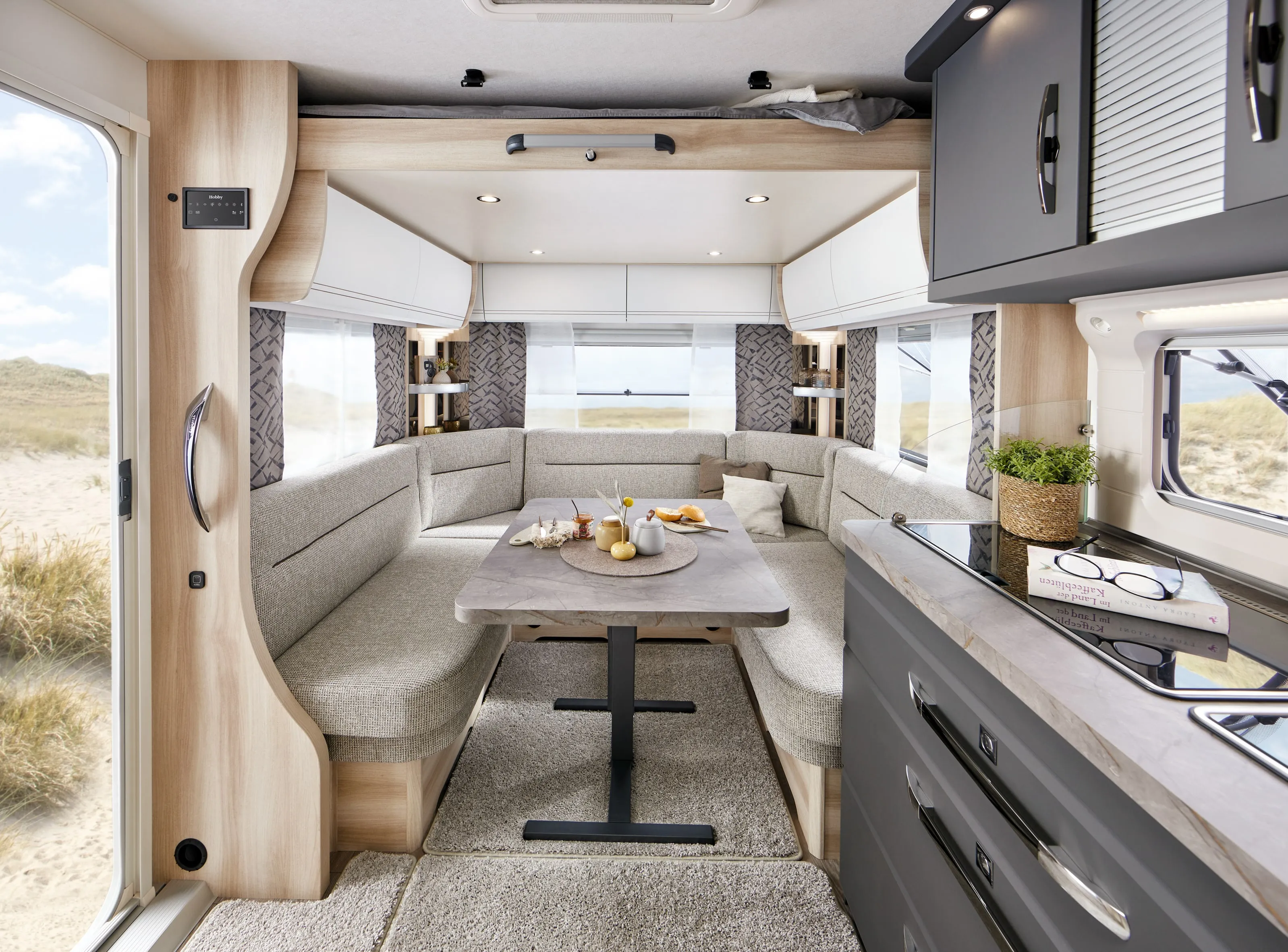 Hobby DE LUXE 515 UHL mit Rundsitzgruppe und Hubbett
