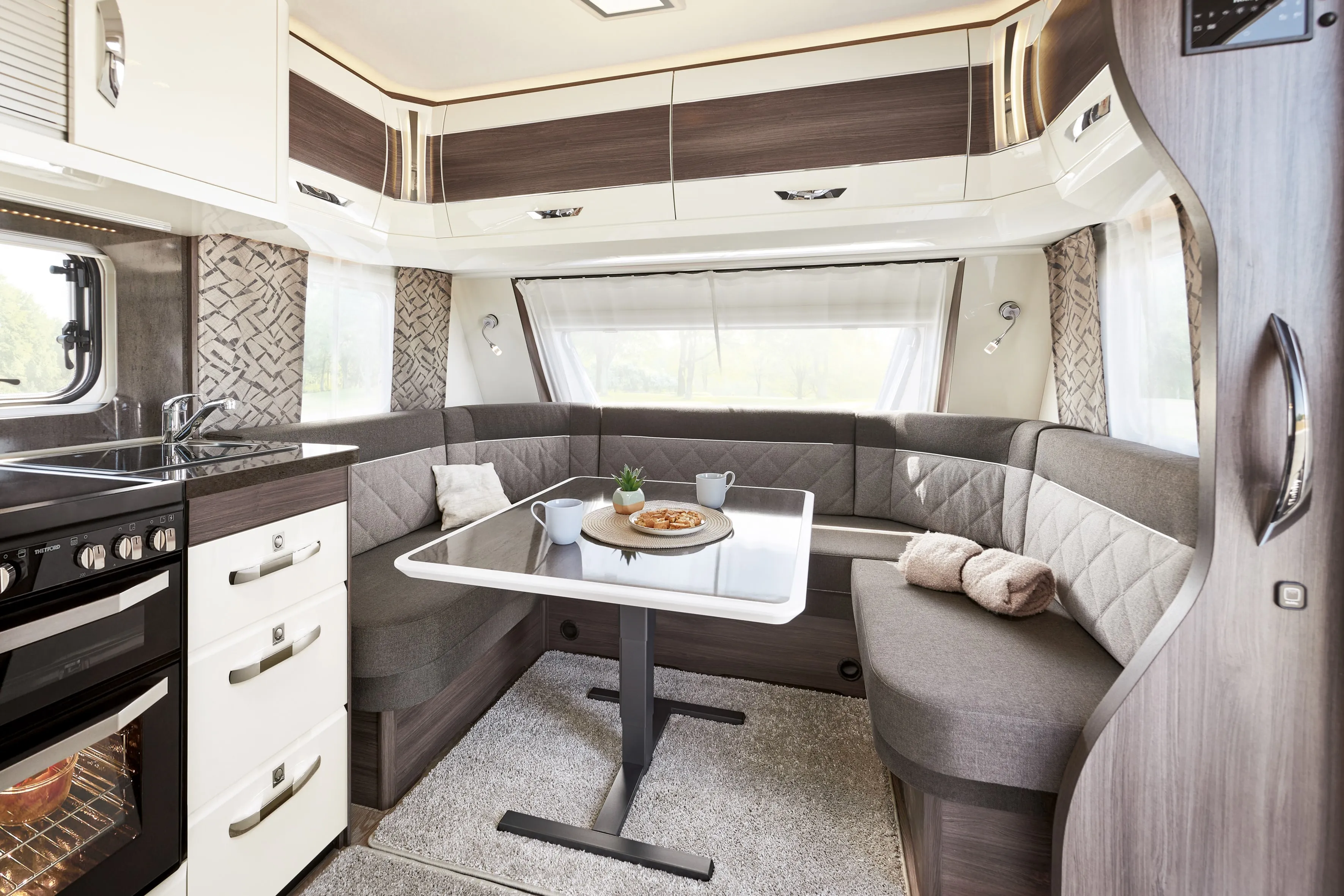 Hobby PRESTIGE 560 WLU mit U-Sitzgruppe