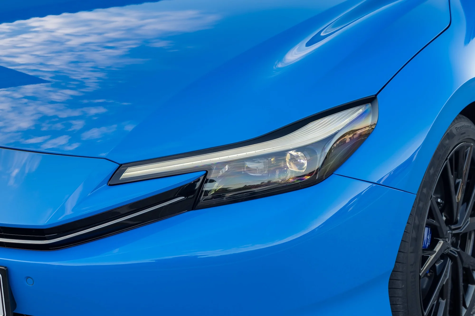 Detailansicht des linken Scheinwerfers des Prelude