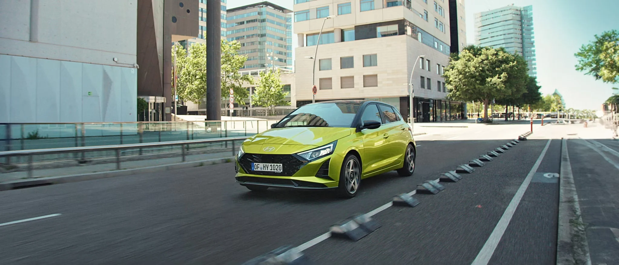 Hyundai_i20_Exterior_2023-Lifestyle-Video-Human-Ready_07_edit_21x9.jpeg