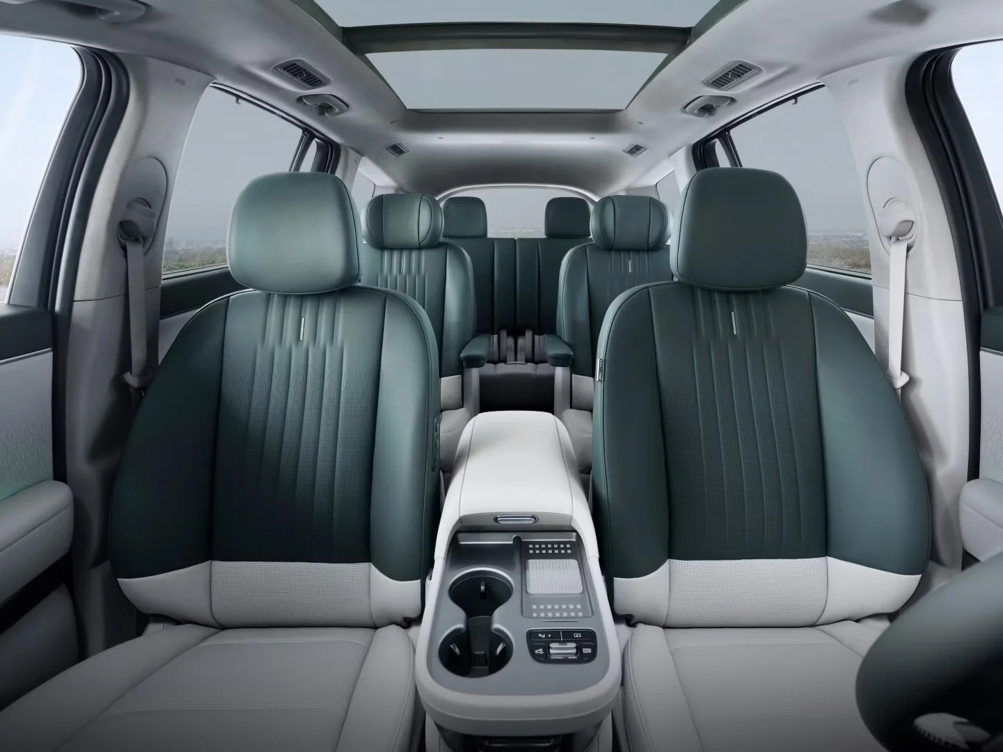 Hyundai_IONIQ-9_Interior_All-3-Rows_EU_14-4x3.jpg