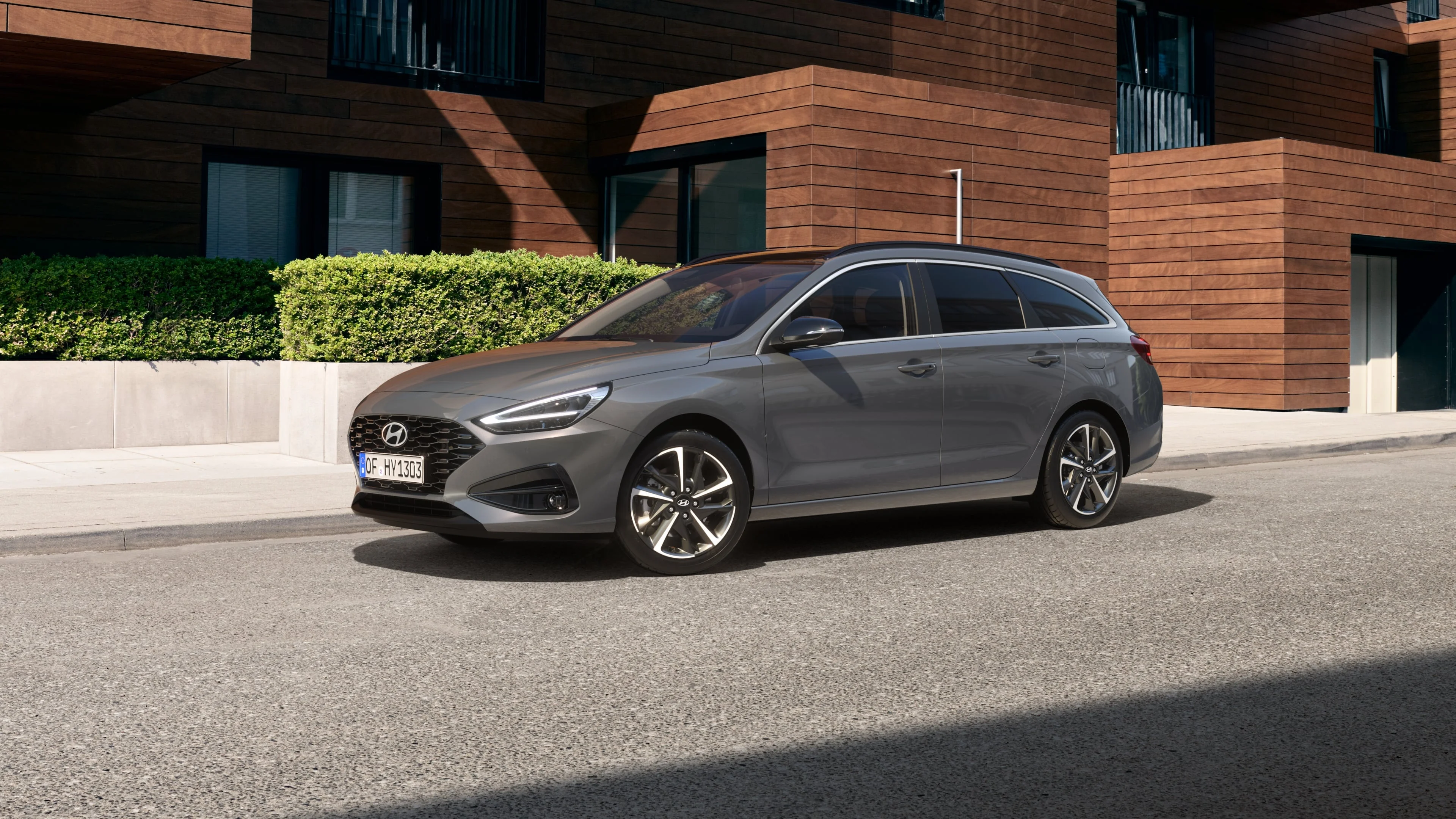 i30_Kombi_Visualizier_PE2_EcotronicGrayPearl_Seite_2.jpg