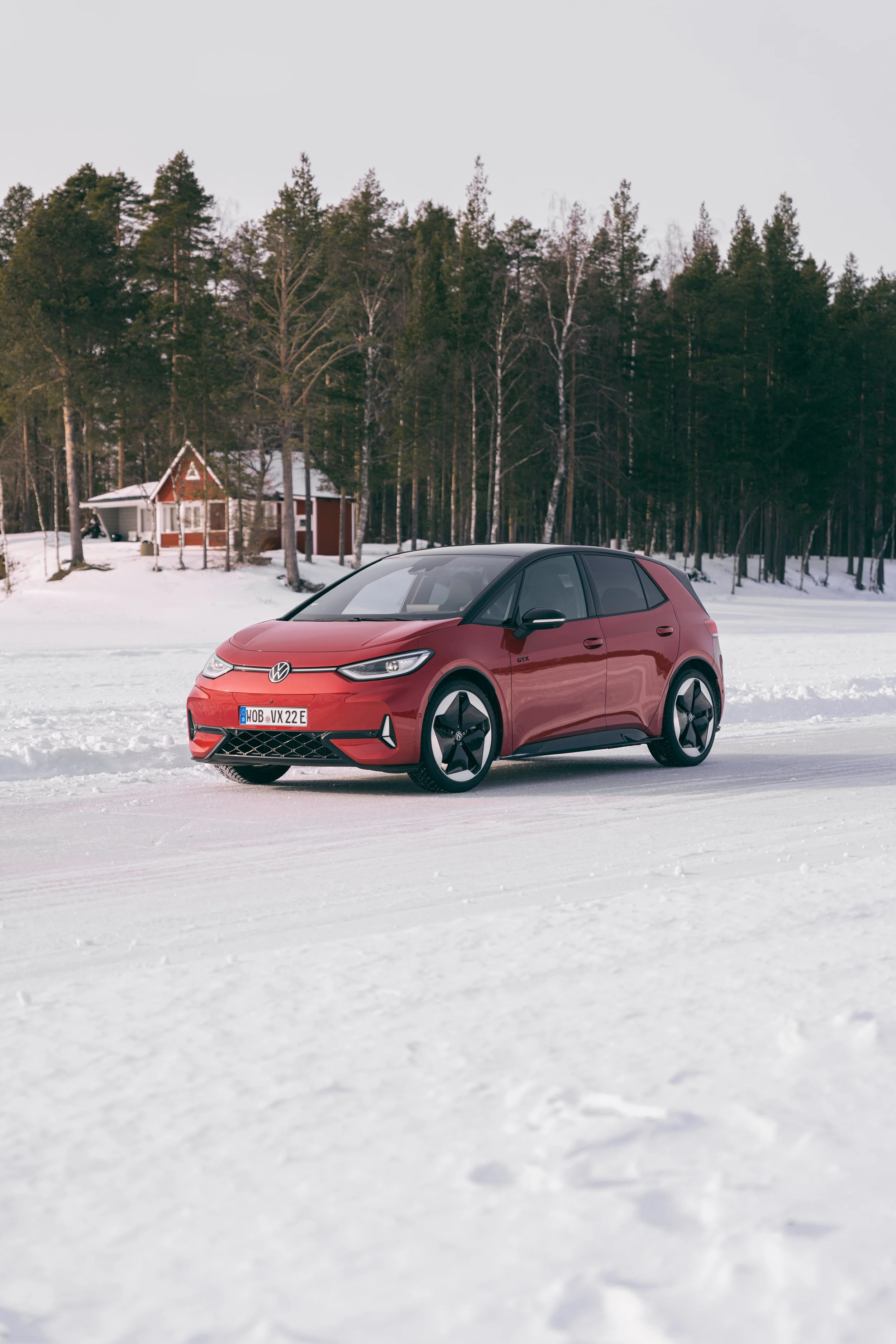 ID.3 GTX Performance in rot im Schnee