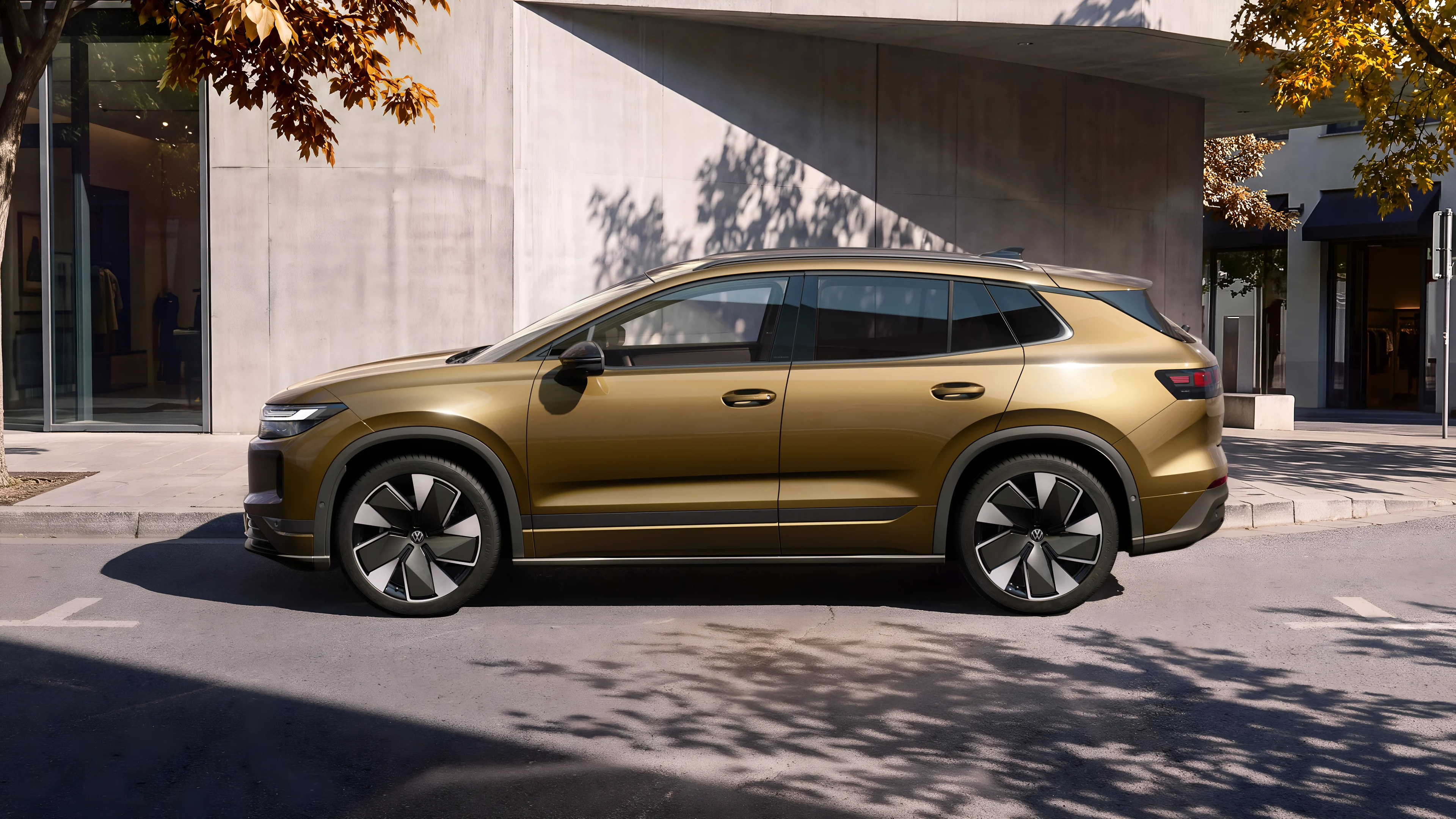 Seitenansicht des goldenen ID Tiguan