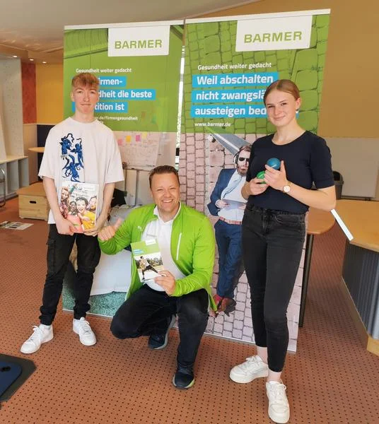 Auszubildende beim Barmer Fitness - Check
