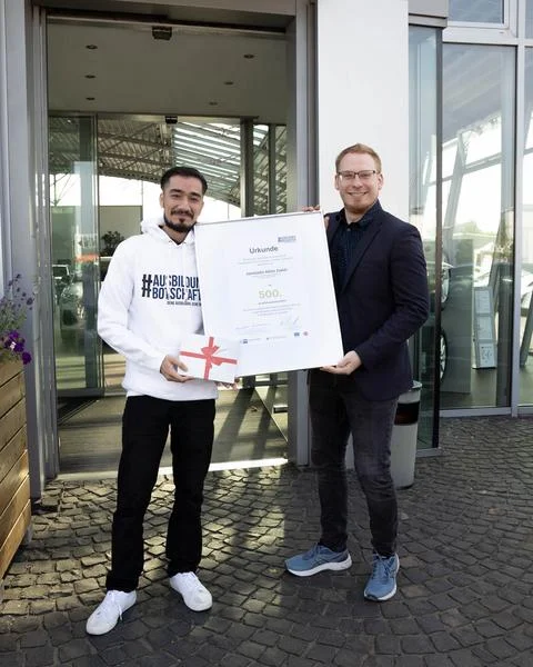 Jamaldin Akbar Zadah als 500. Ausbildungs-botschafter durch die HWK & IHK geehrt