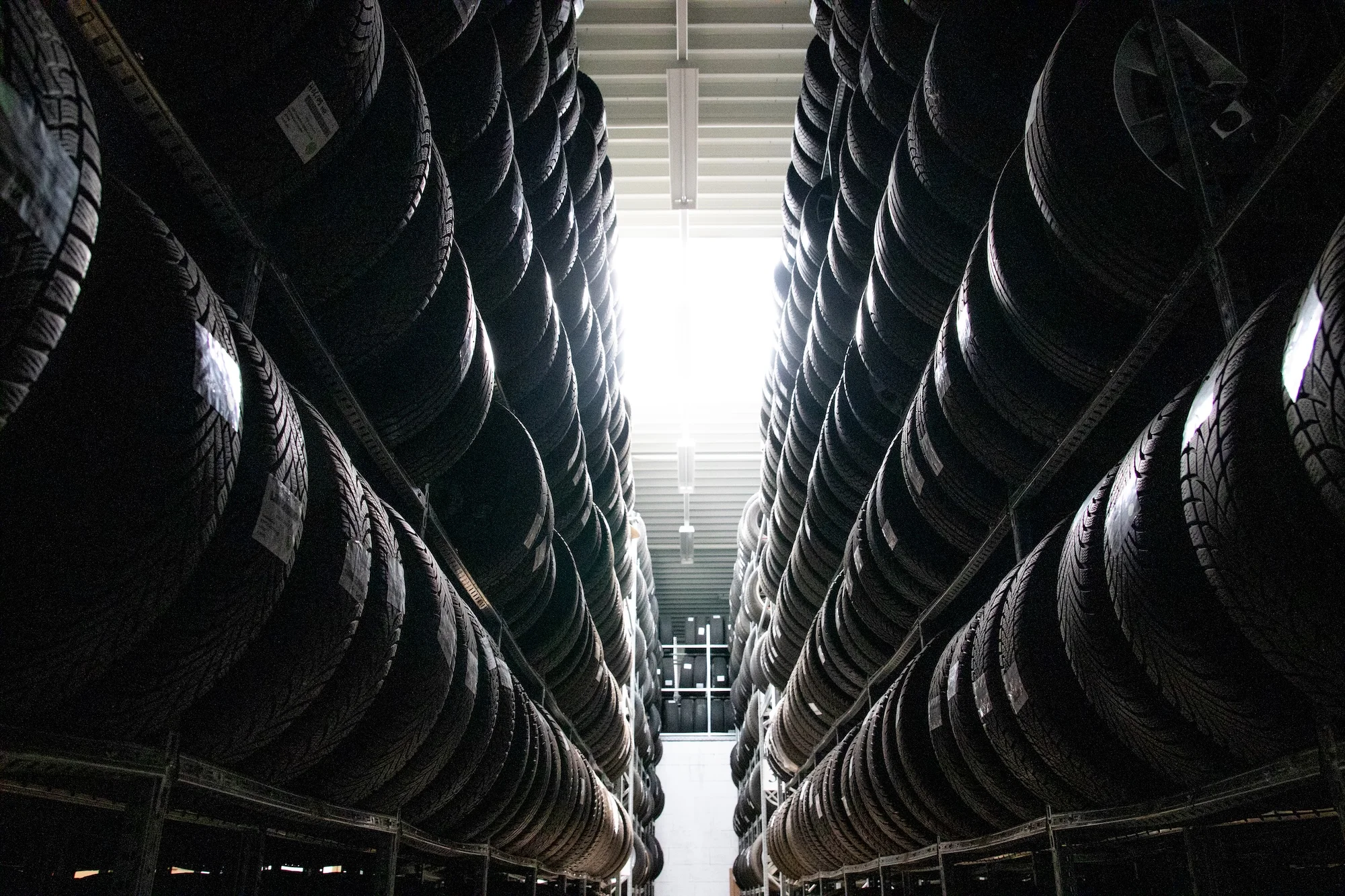Räder Lager im Autohaus Pietsch