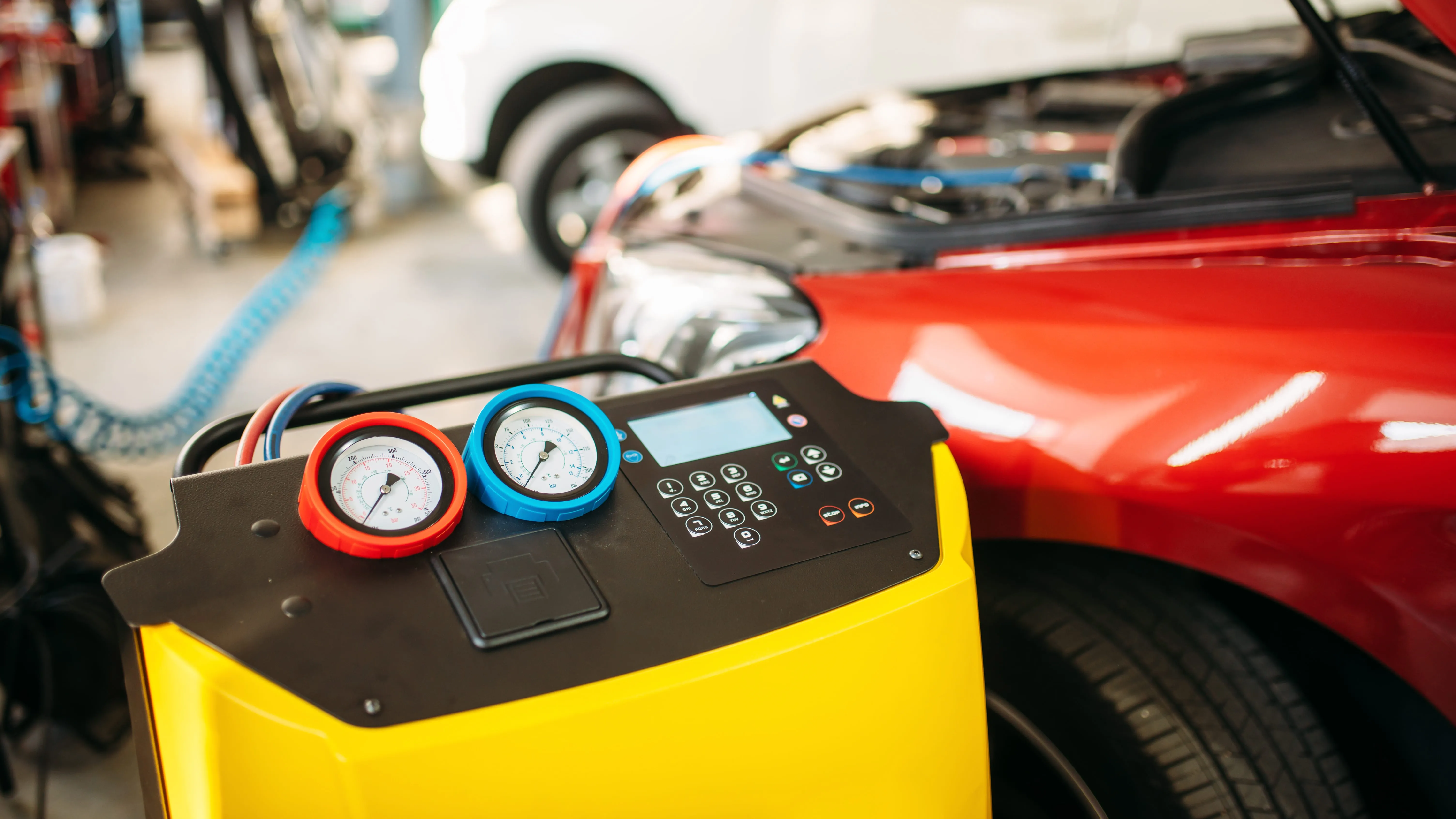Befüllen einer Klimaanlage eines Fahrzeugs