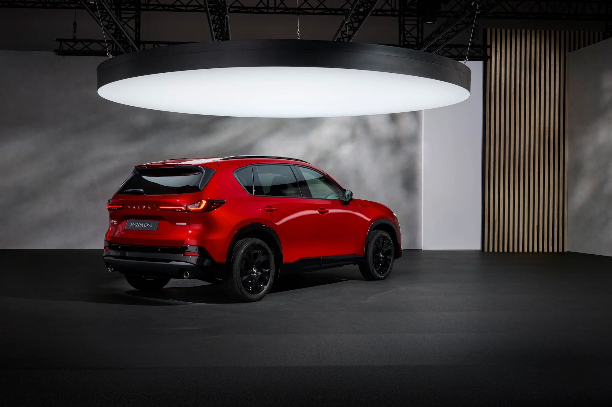 mazda_cx-5_ in Rotansicht von hinten rechts