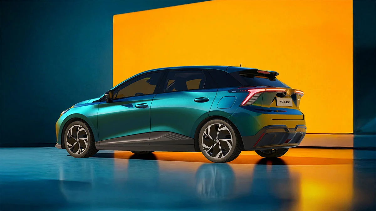 MG4 EV hinten links.jpg