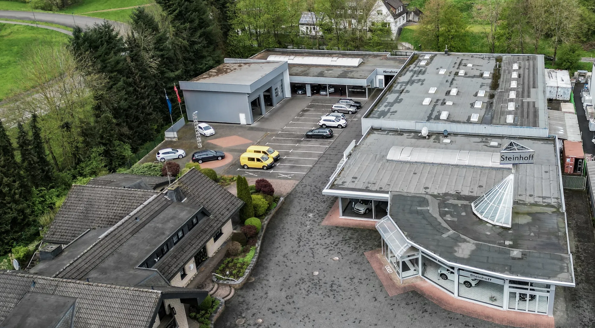 Autohaus Steinhof von oben fotografiert 