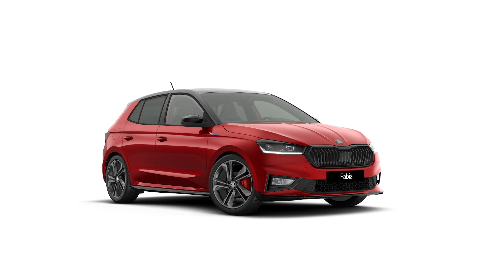 Ein roter Skoda Fabia 130 in rot als Freisteller aus 45-Grad Sicht