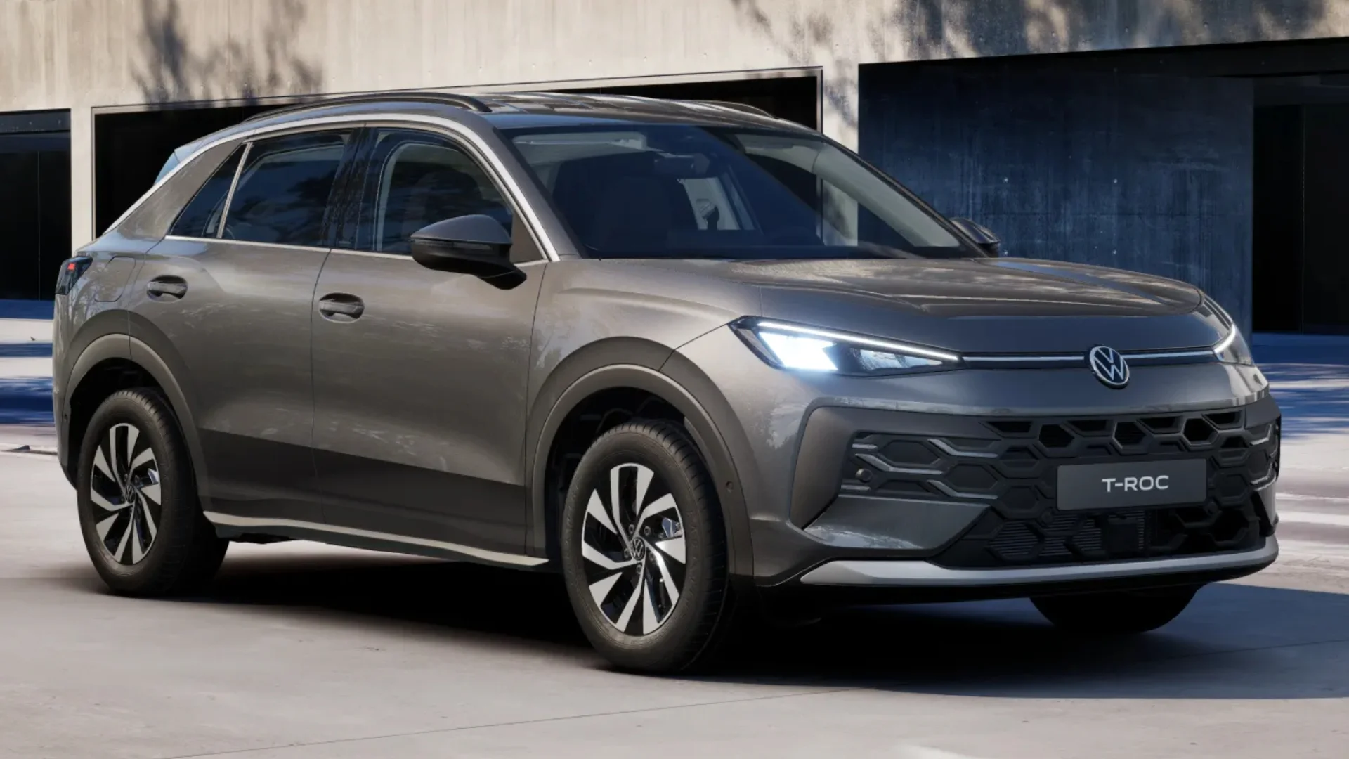 Grauer T-Roc Life in seitlicher Frontansicht