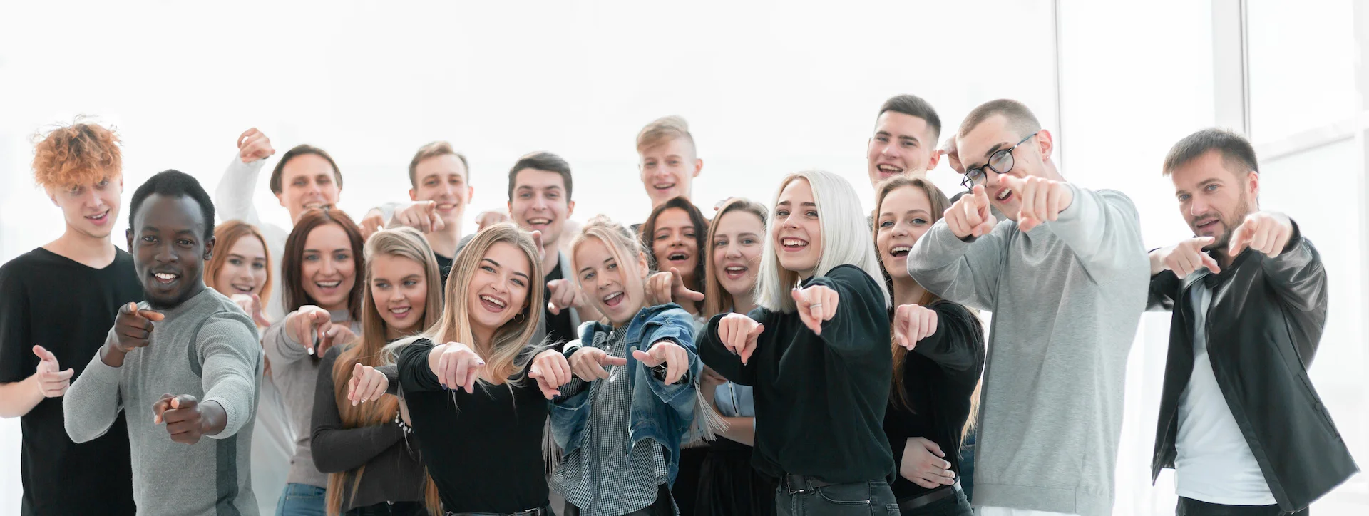 Team Bild mit vielen Menschen