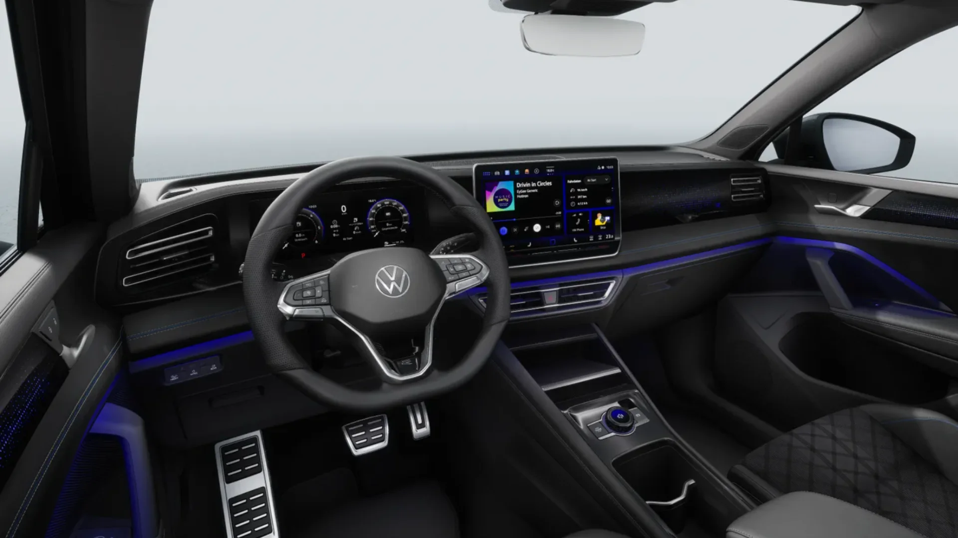 Tiguan R-Line eTSI grau Infotainment.png