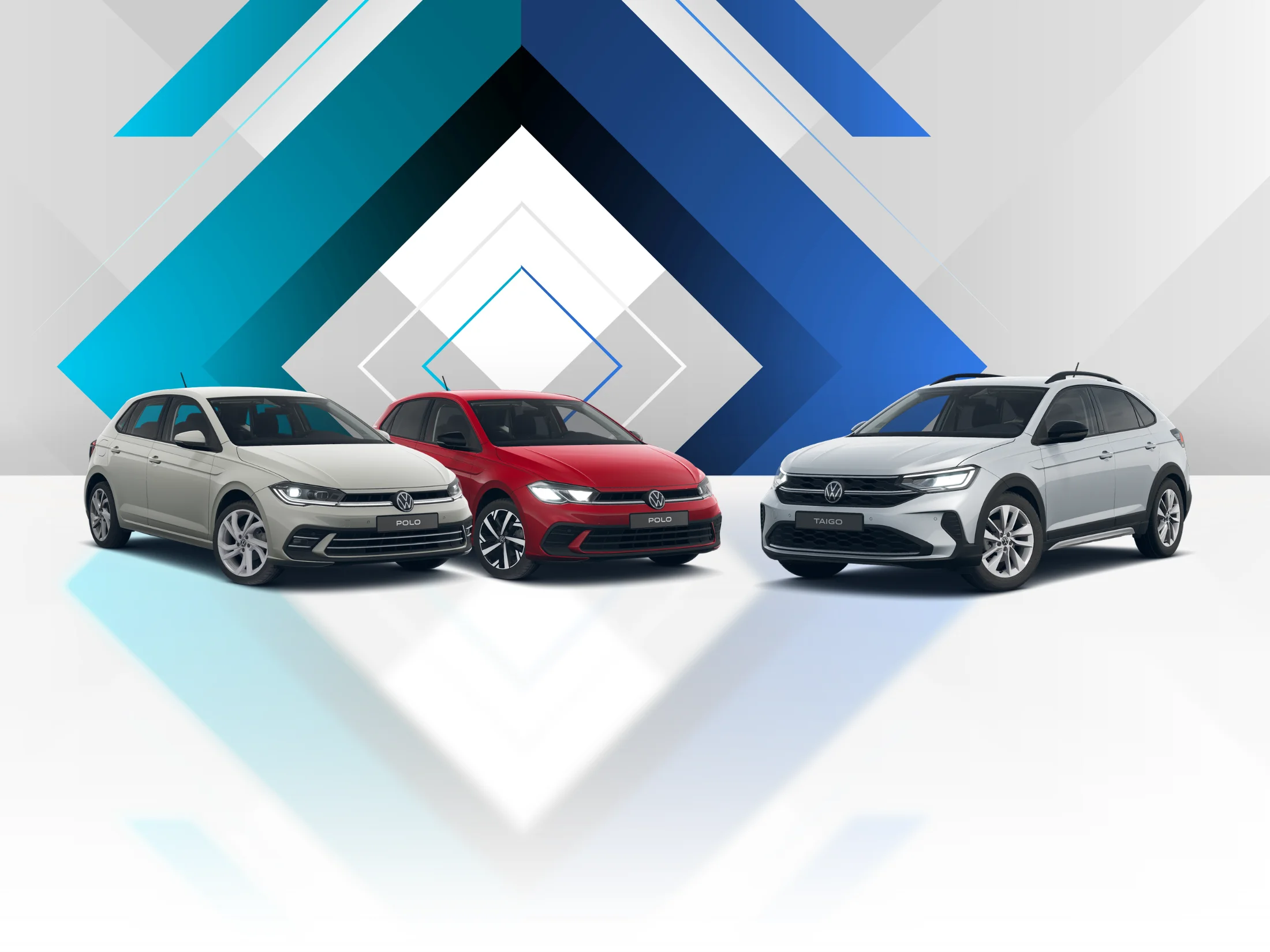 Zwei Polo und ein Taigo vor weiß-blauem Hintergrund
