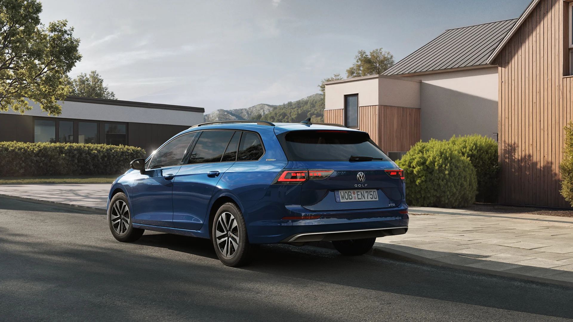 VW_SoMo_Energy_Golf_Variant_Beauty_34Rear_Clean_WIDE.png