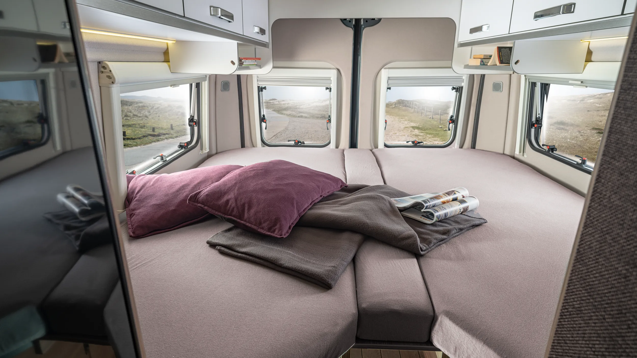 WEINSBERG CaraBus 630 ME Laengsbett