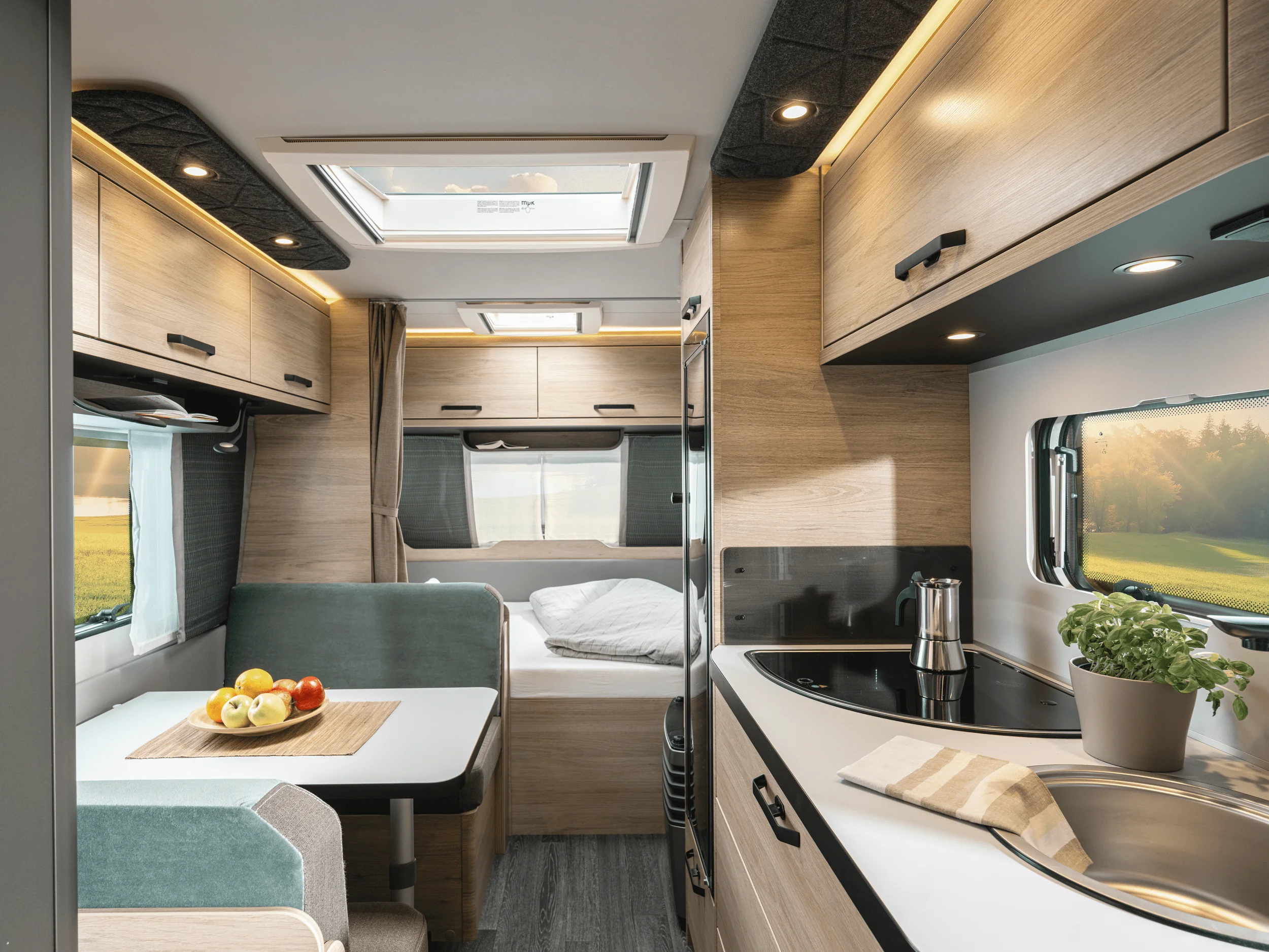 Innenansicht eines Weinsberg CaraOne Wohnwagens