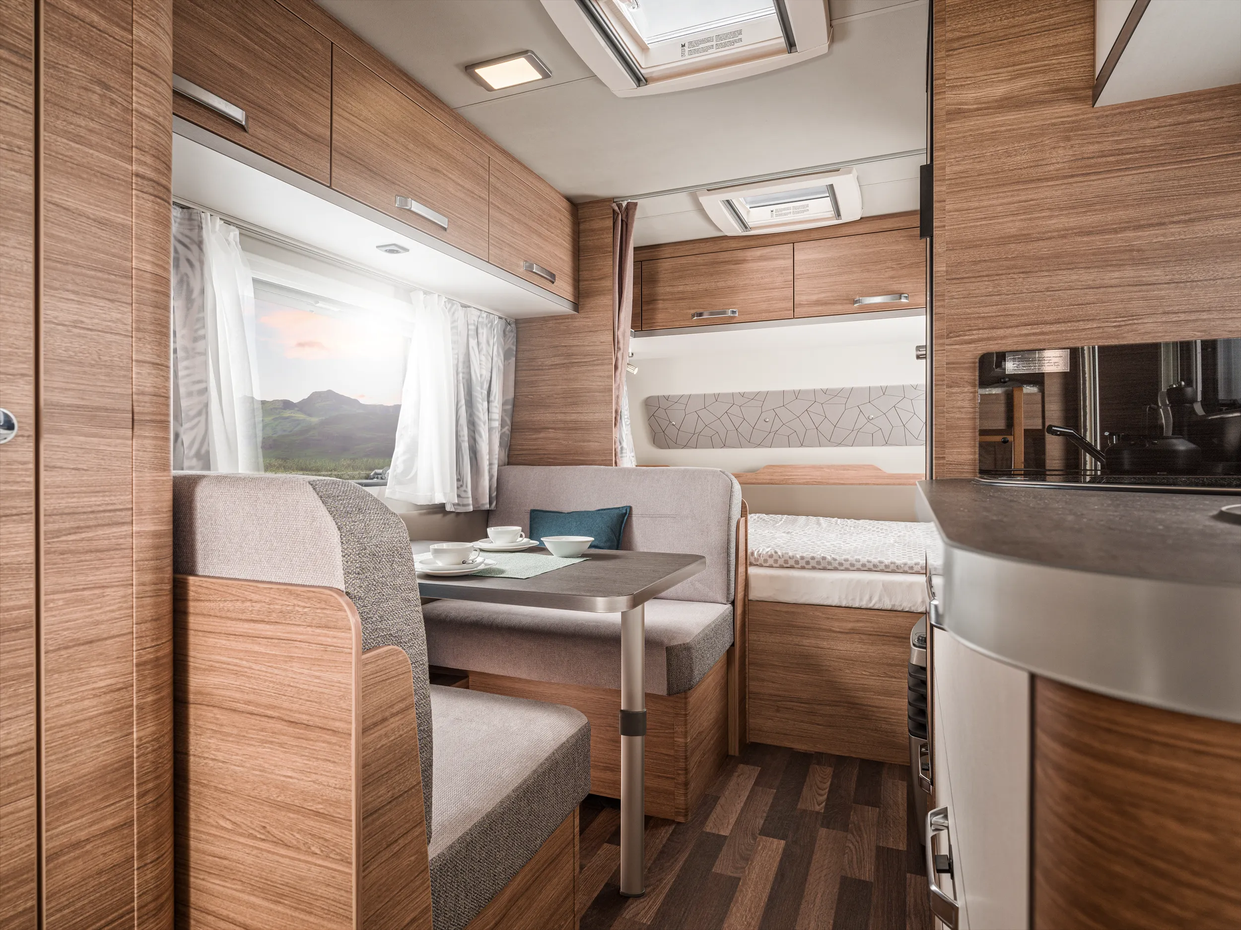 Innenansicht Weinsberg CaraOne EDITION HOT 480 QDK