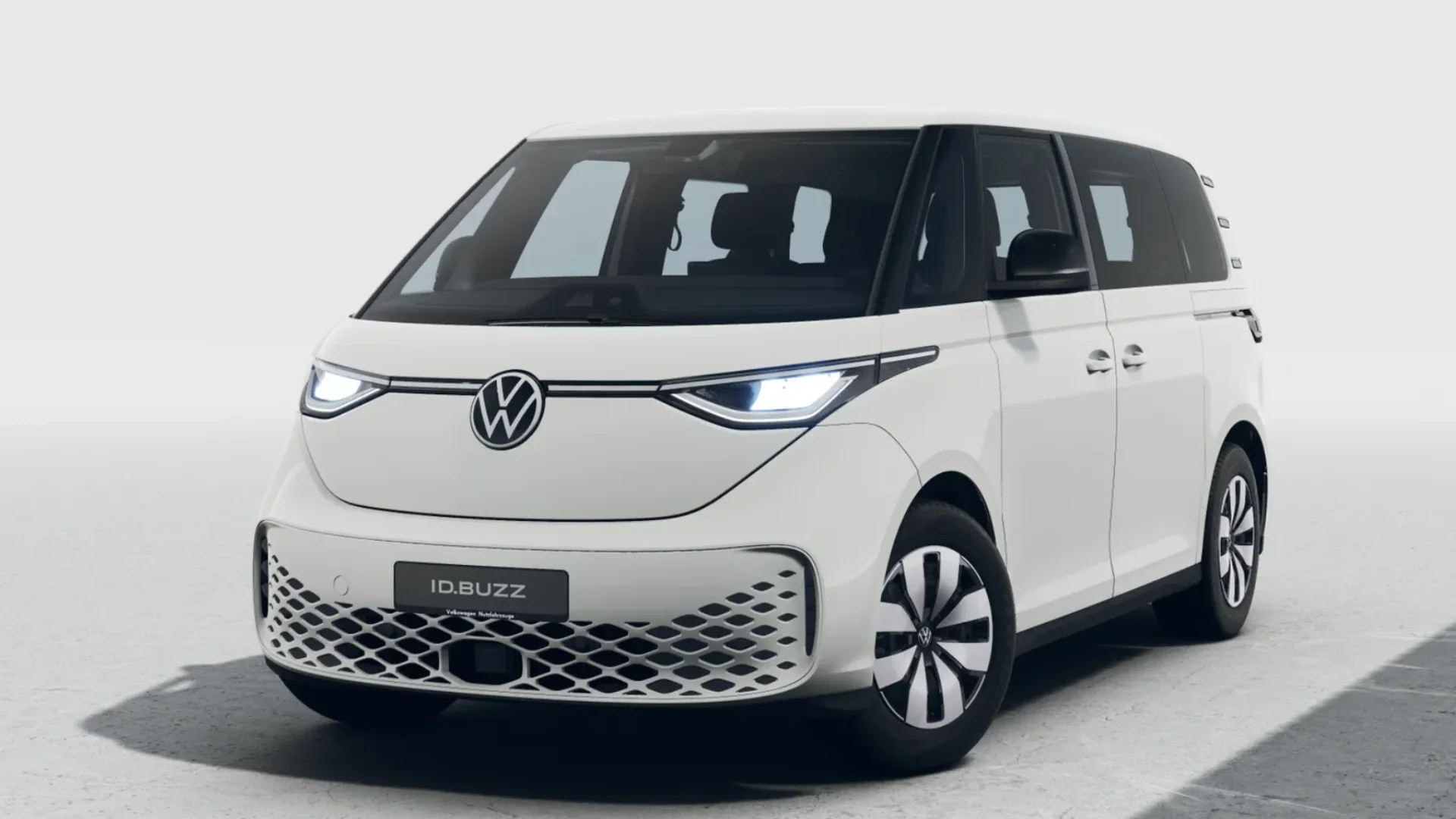 Weißer ID Buzz seitliche Frontansicht.png