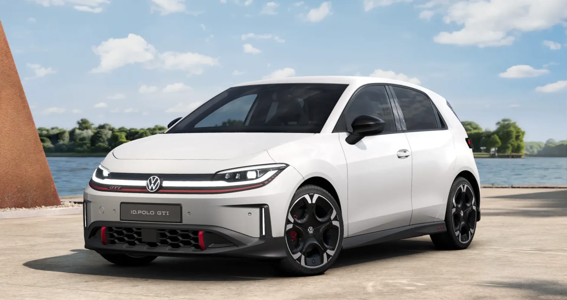 Weißer ID. Polo GTI in seitlicher Frontansicht.png