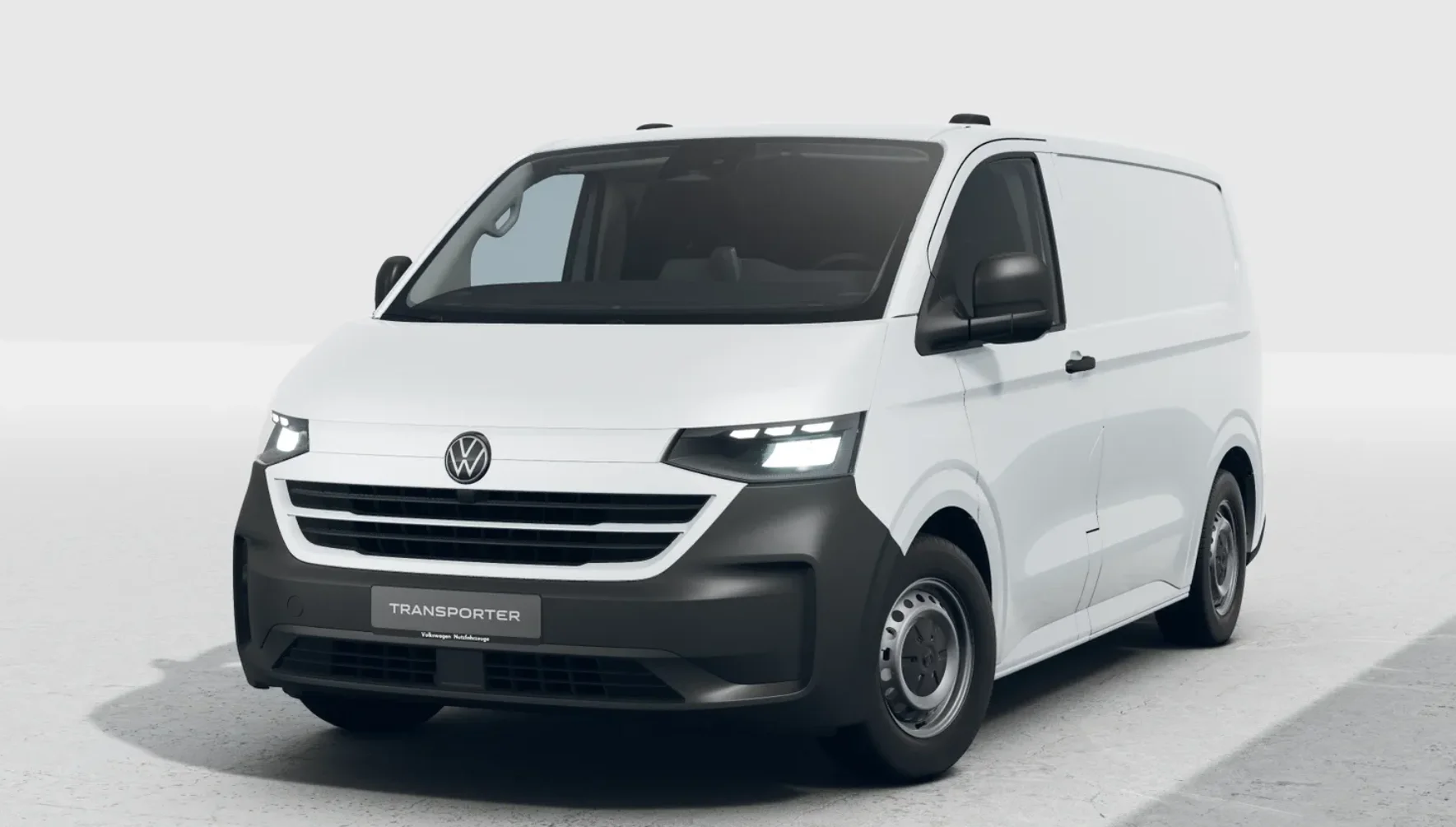 Weißer Transporter in seitlicher Frontansicht.png