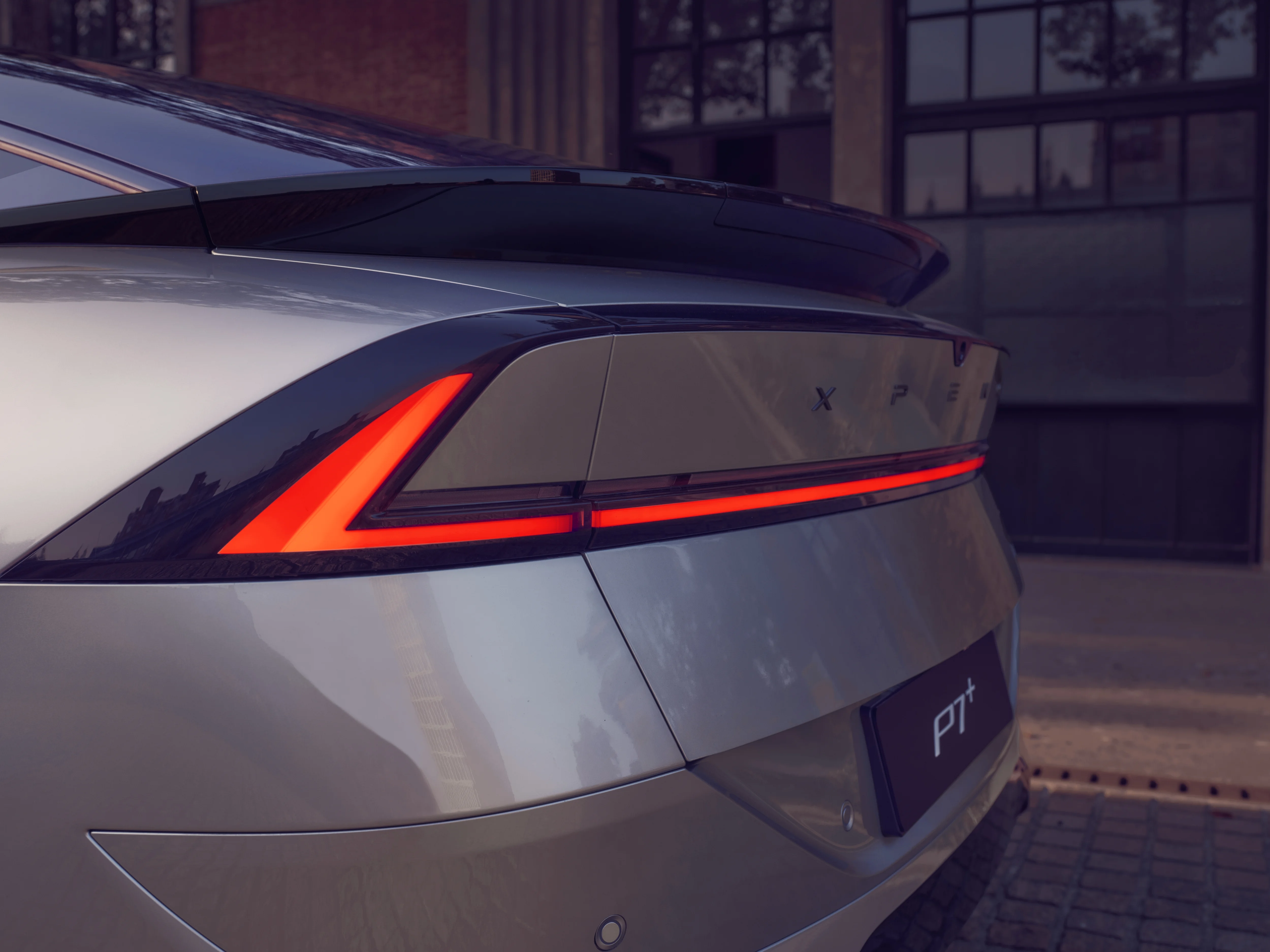XPENG P7+ High RES - Floating Roof  Dual-layer Rear Spoiler.jpg